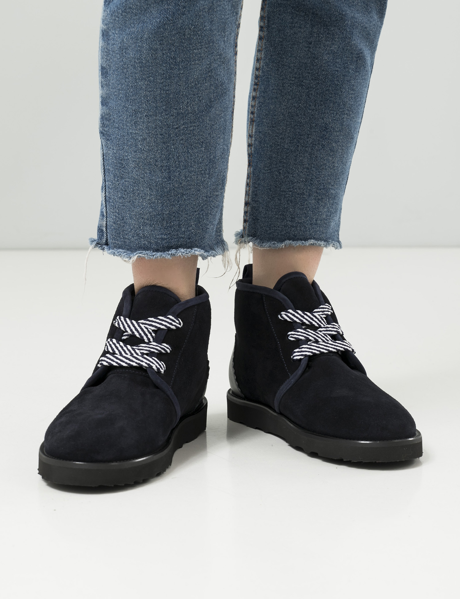 Картинка Жіночі сині замшеві черевики
