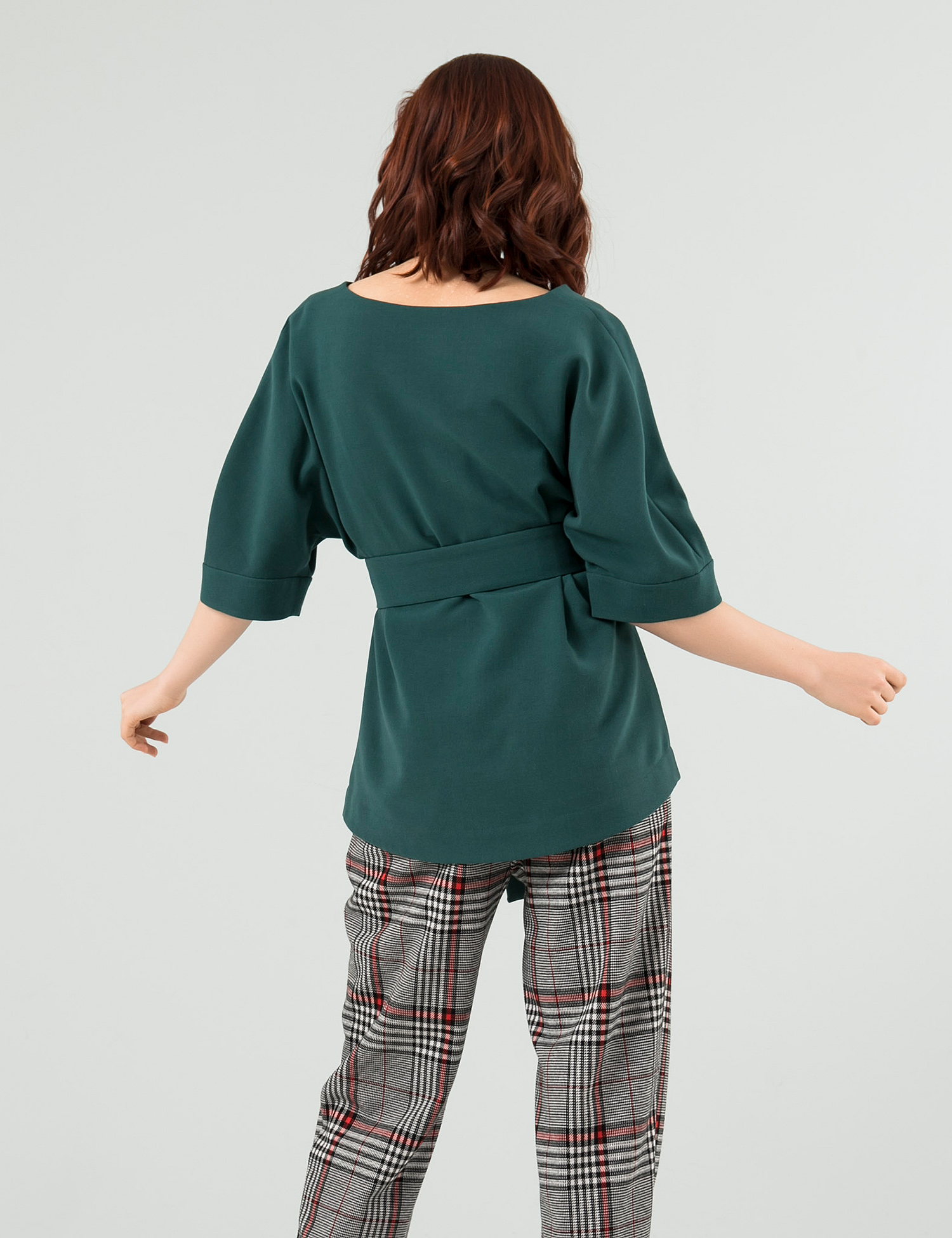 Картинка Жіноча зелена блуза з поясом