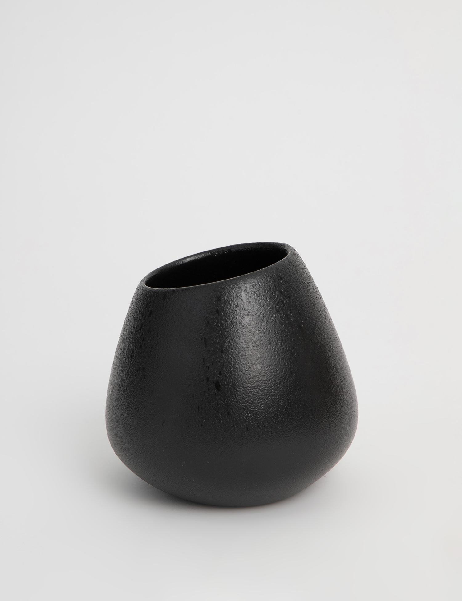 Картинка Чорна керамічна ваза