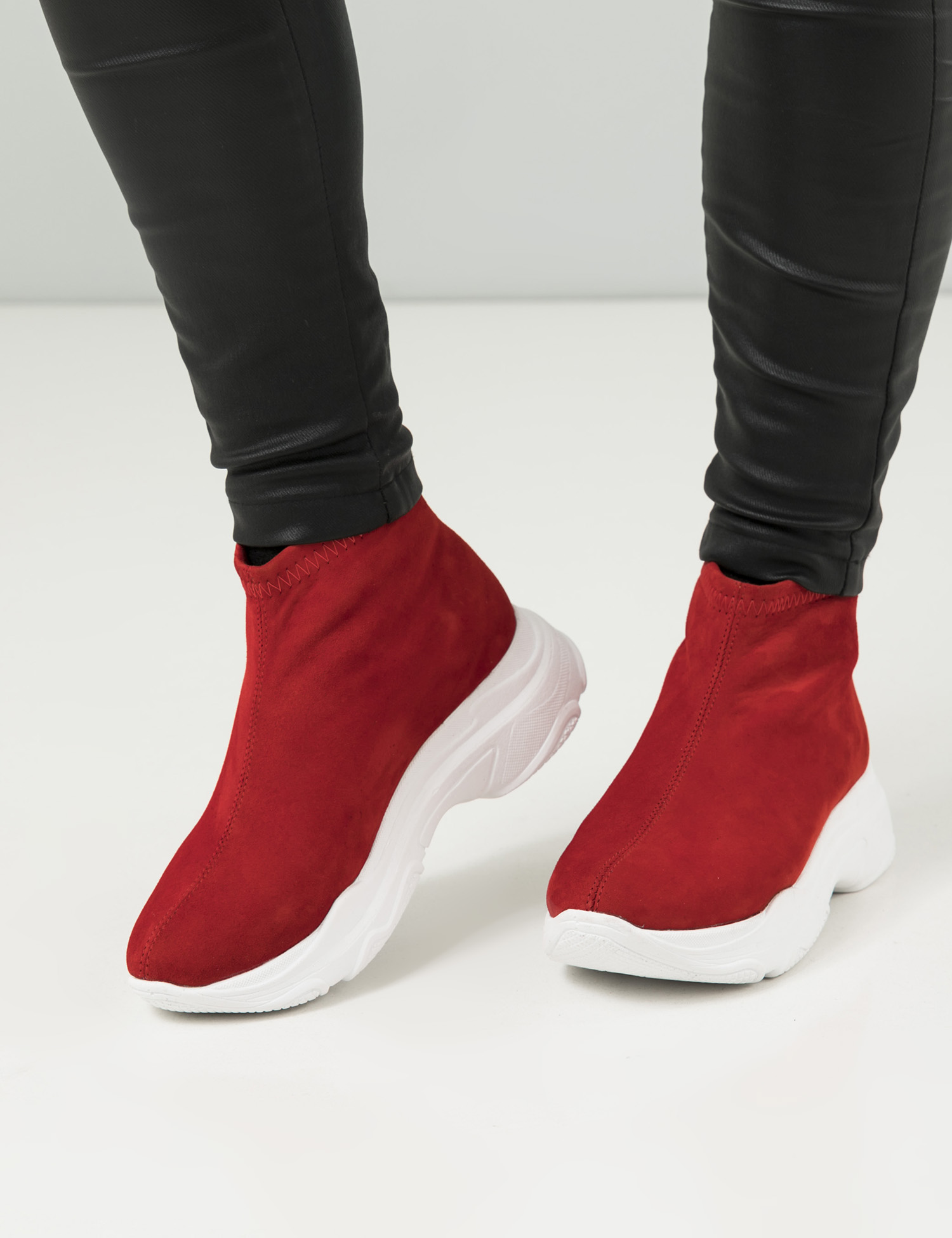 Картинка Жіночі червоні замшеві черевики