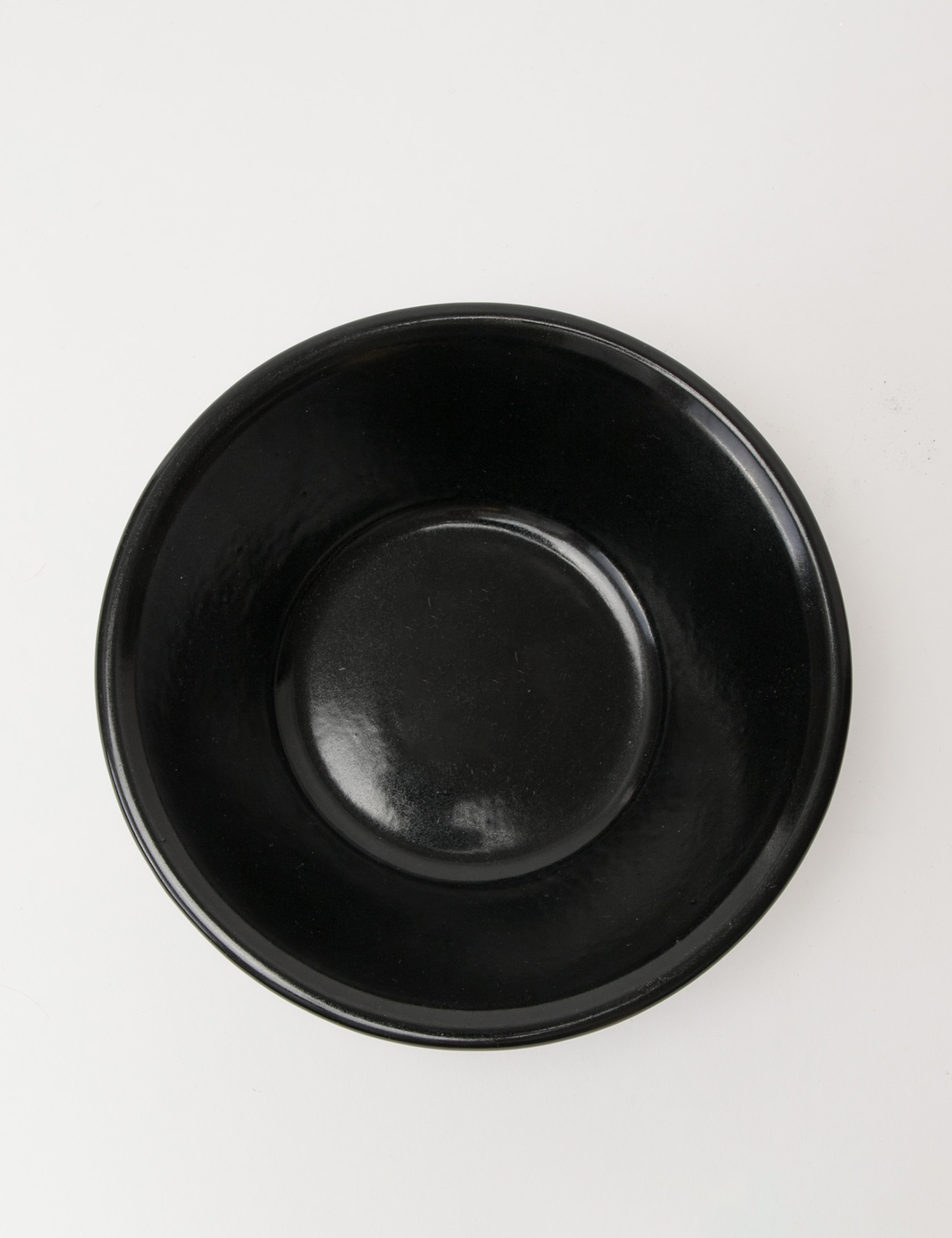 Картинка Чорна керамічна тарілка 15 см