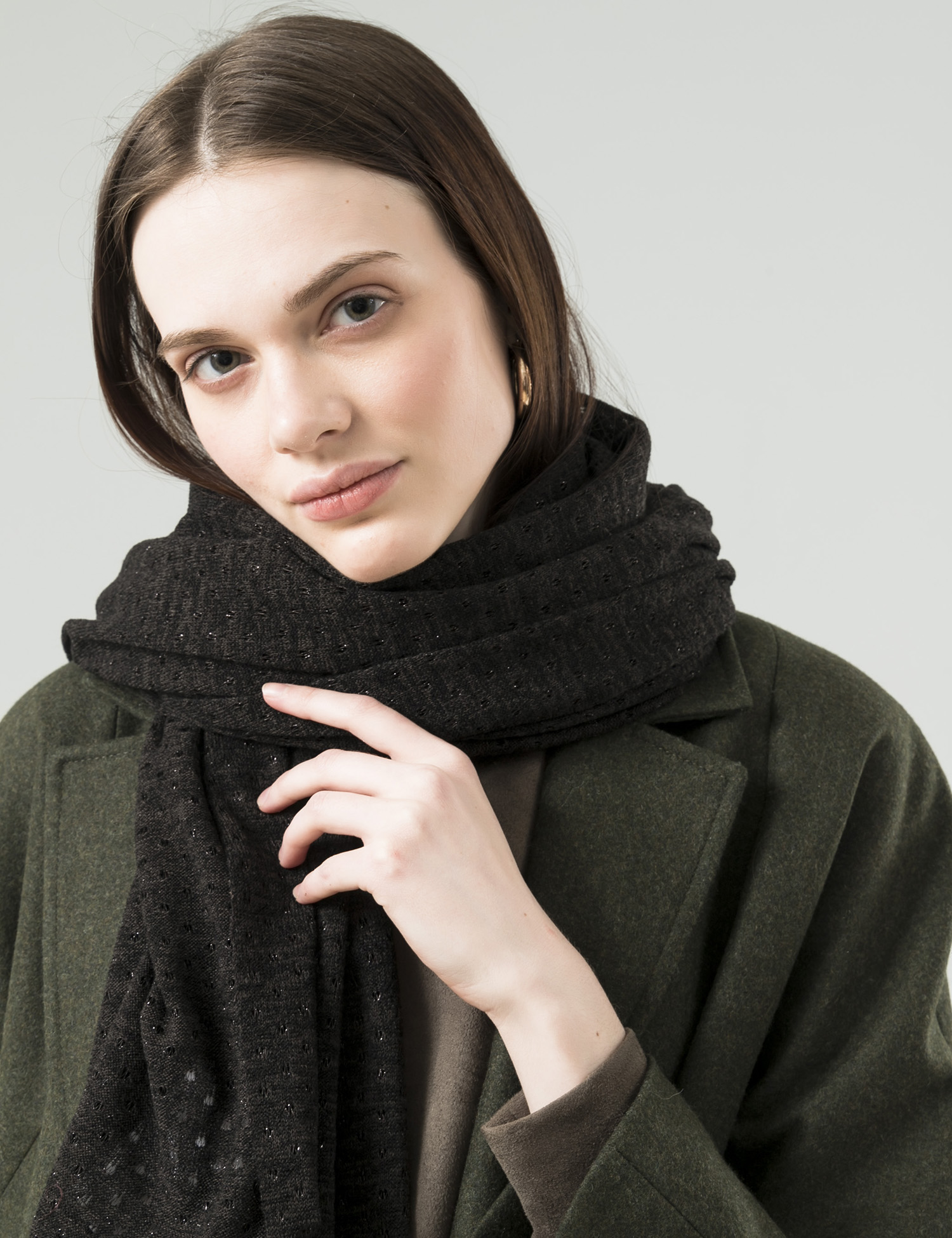 Картинка Чорна хустка з блискітками