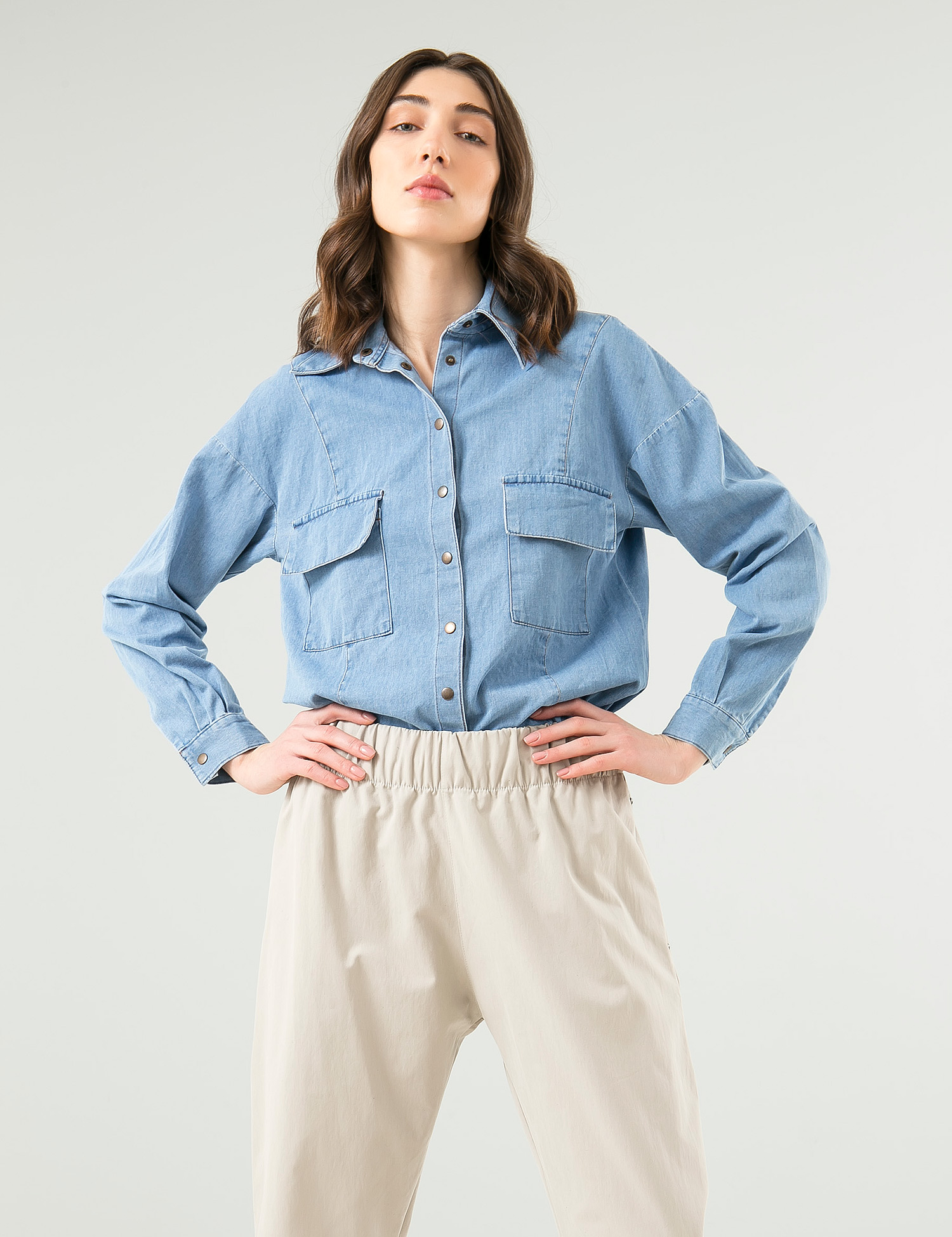 Картинка Жіноча джинсова сорочка