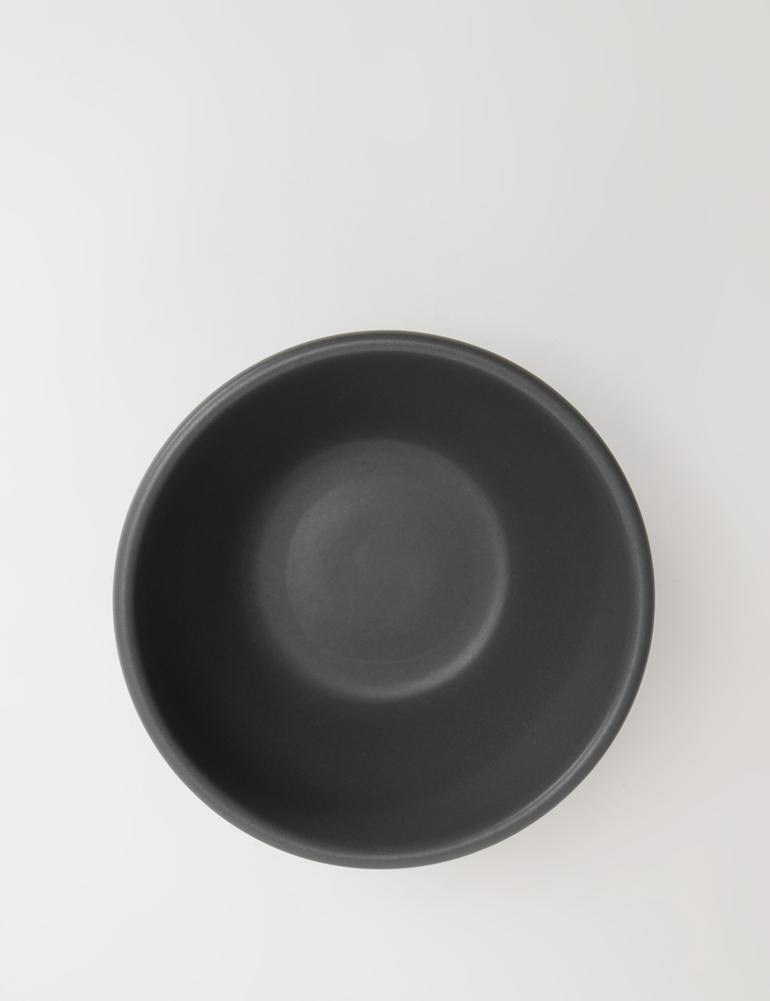 Картинка Темно-сіра керамічна тарілка 14 см