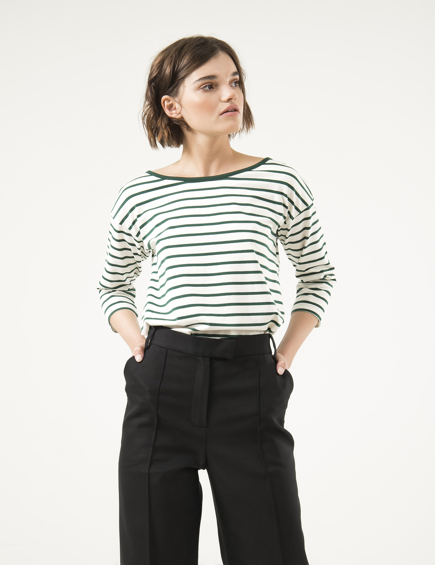 Картинка Жіночий білий лонгслів в смужку