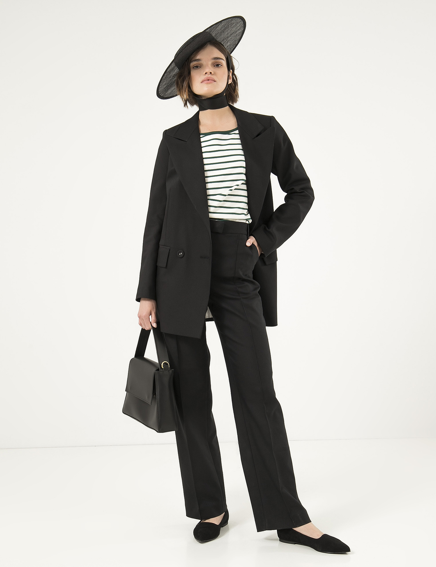 Картинка Жіночий білий лонгслів в смужку