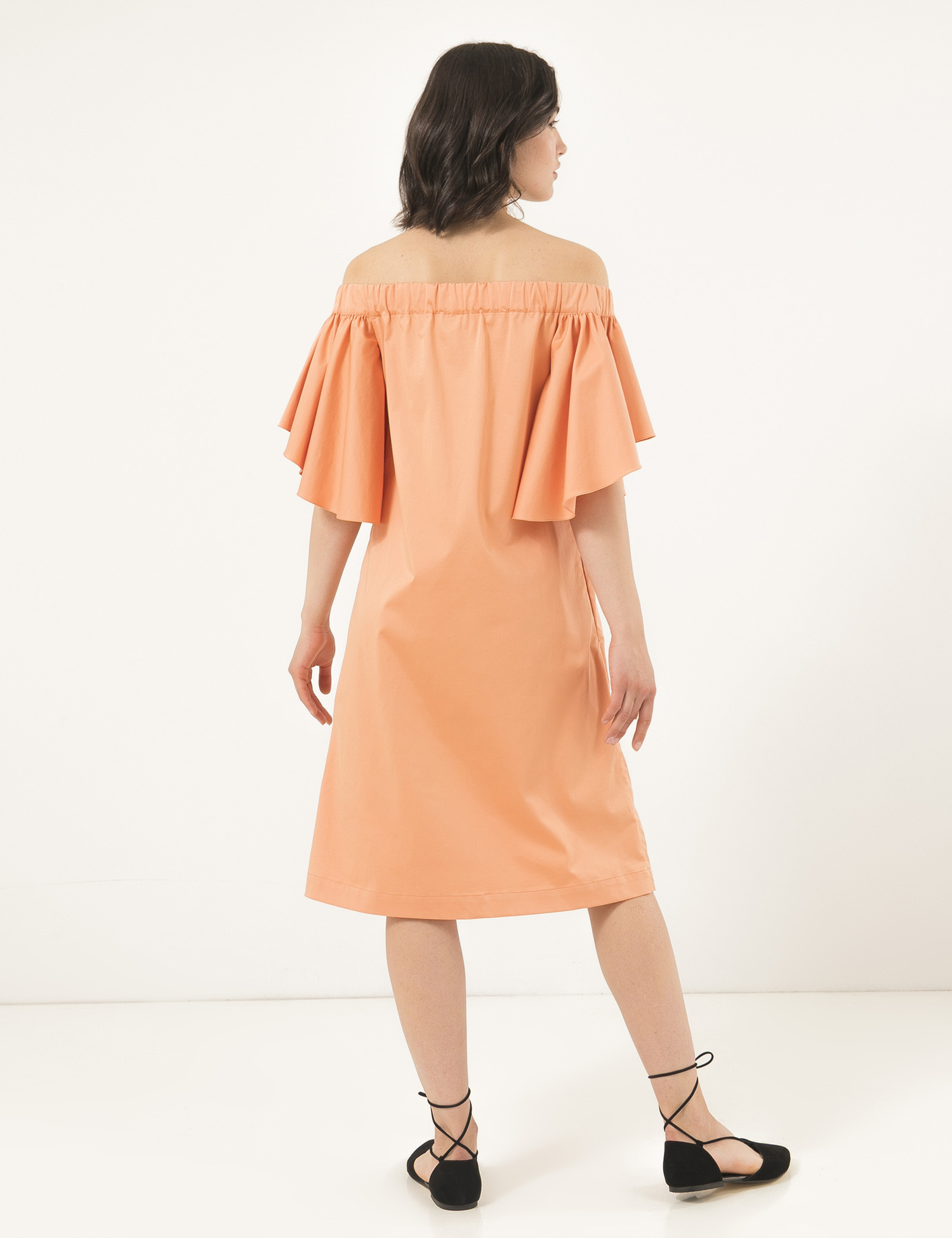 Картинка Помаранчева сукня з відкритими плечима