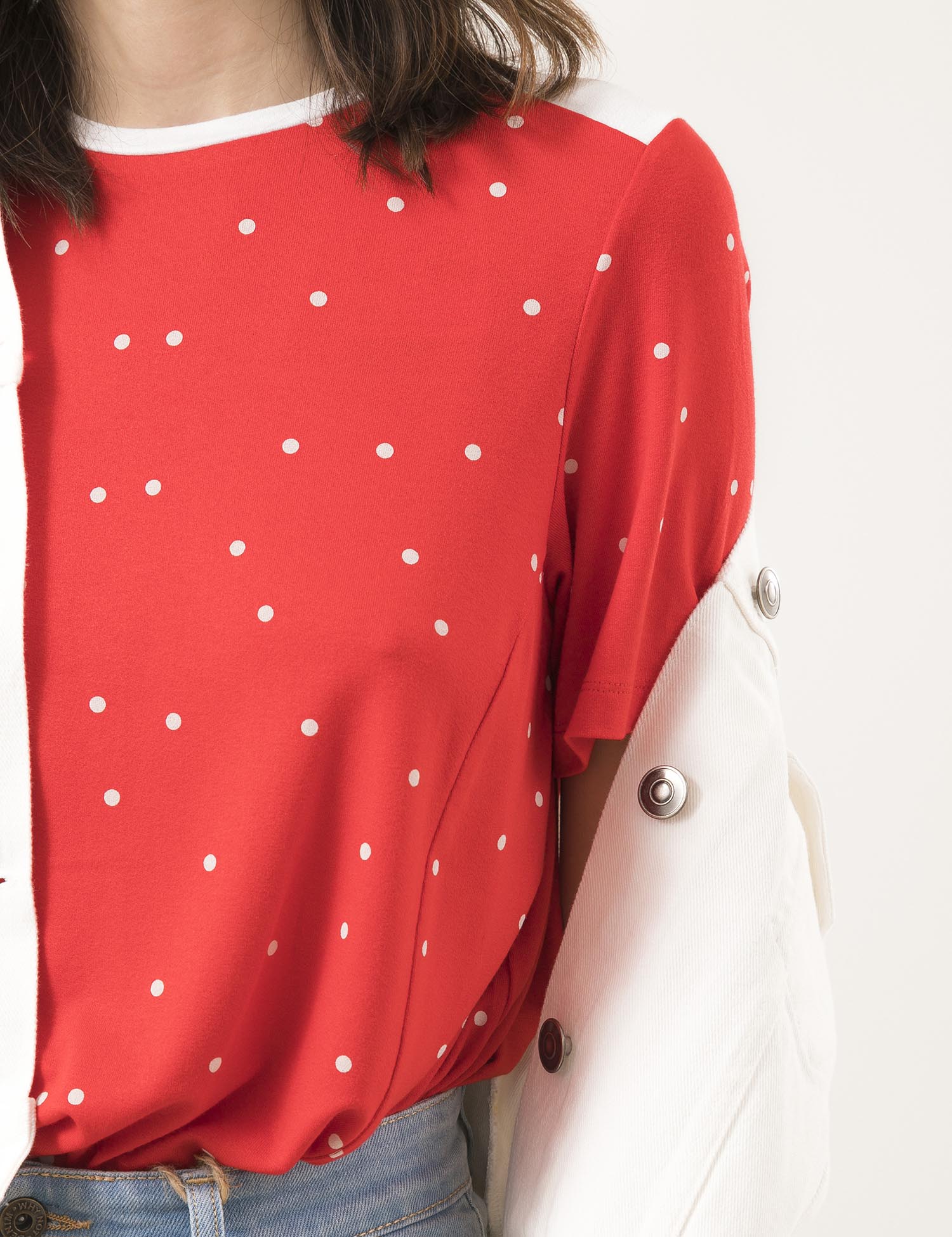 Картинка Жіноча червона футболка в горошок