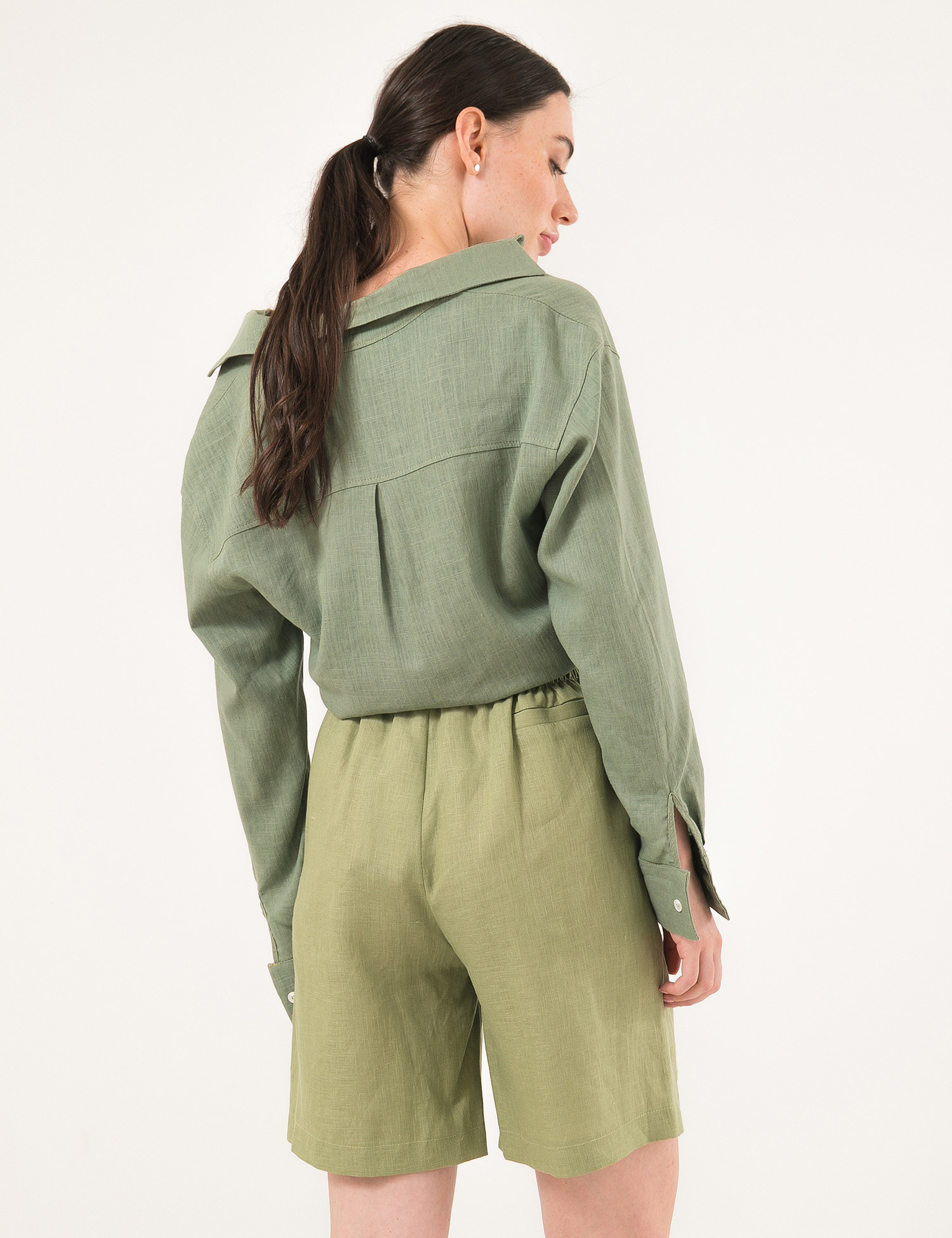 Картинка Жіночі зелені лляні шорти
