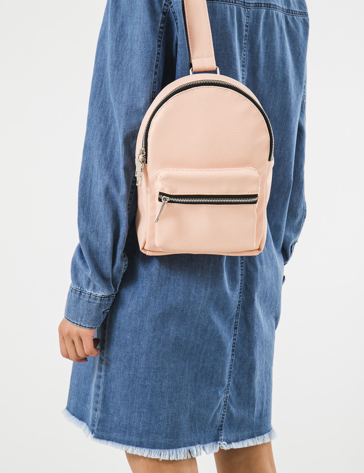 Картинка Жіночий рожевий рюкзак на одне плече