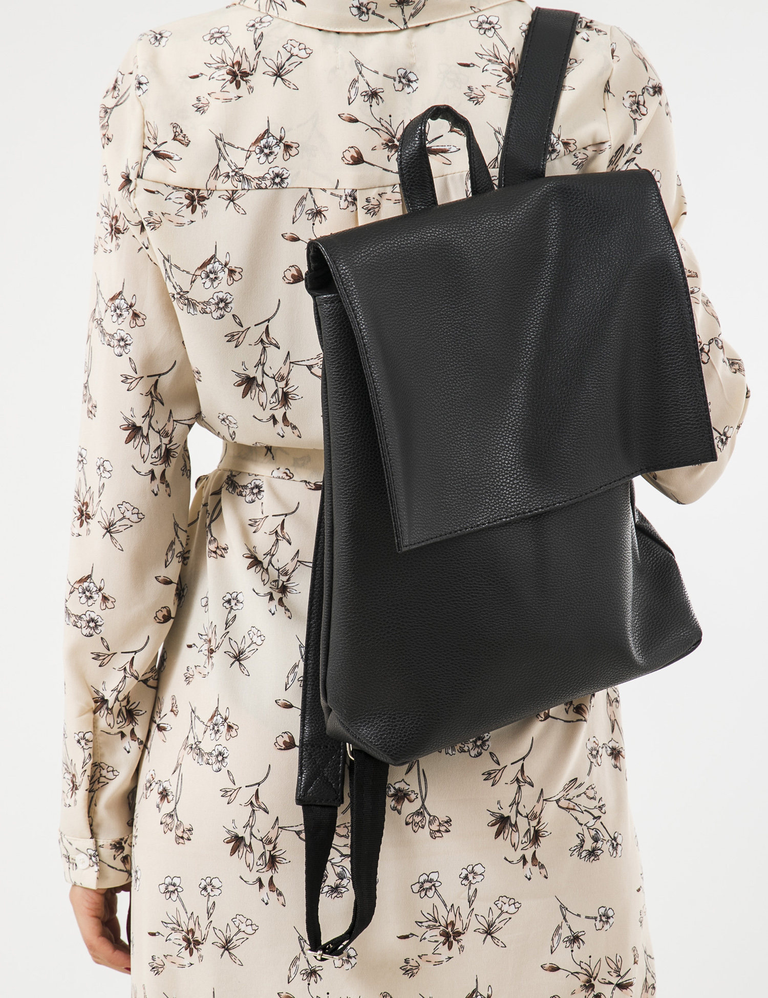 Картинка Жіночий чорний рюкзак