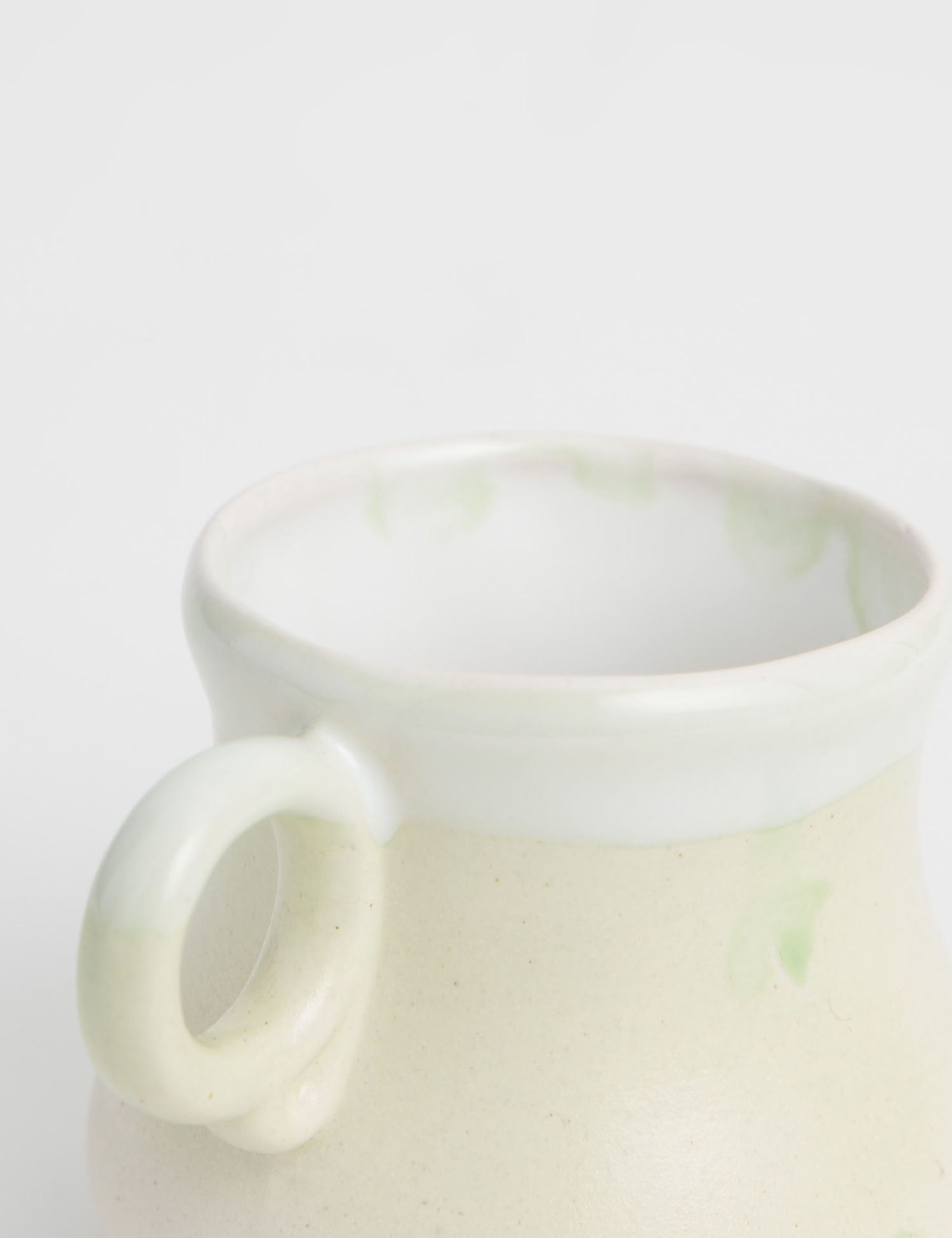 Картинка Світло-зелена керамічна чашка