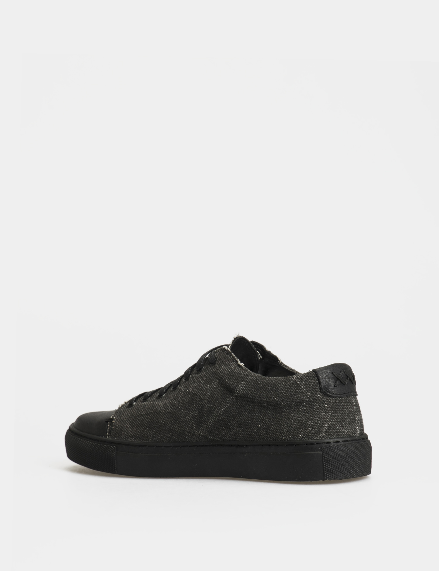 Картинка Жіночі чорні шкіряні кеди