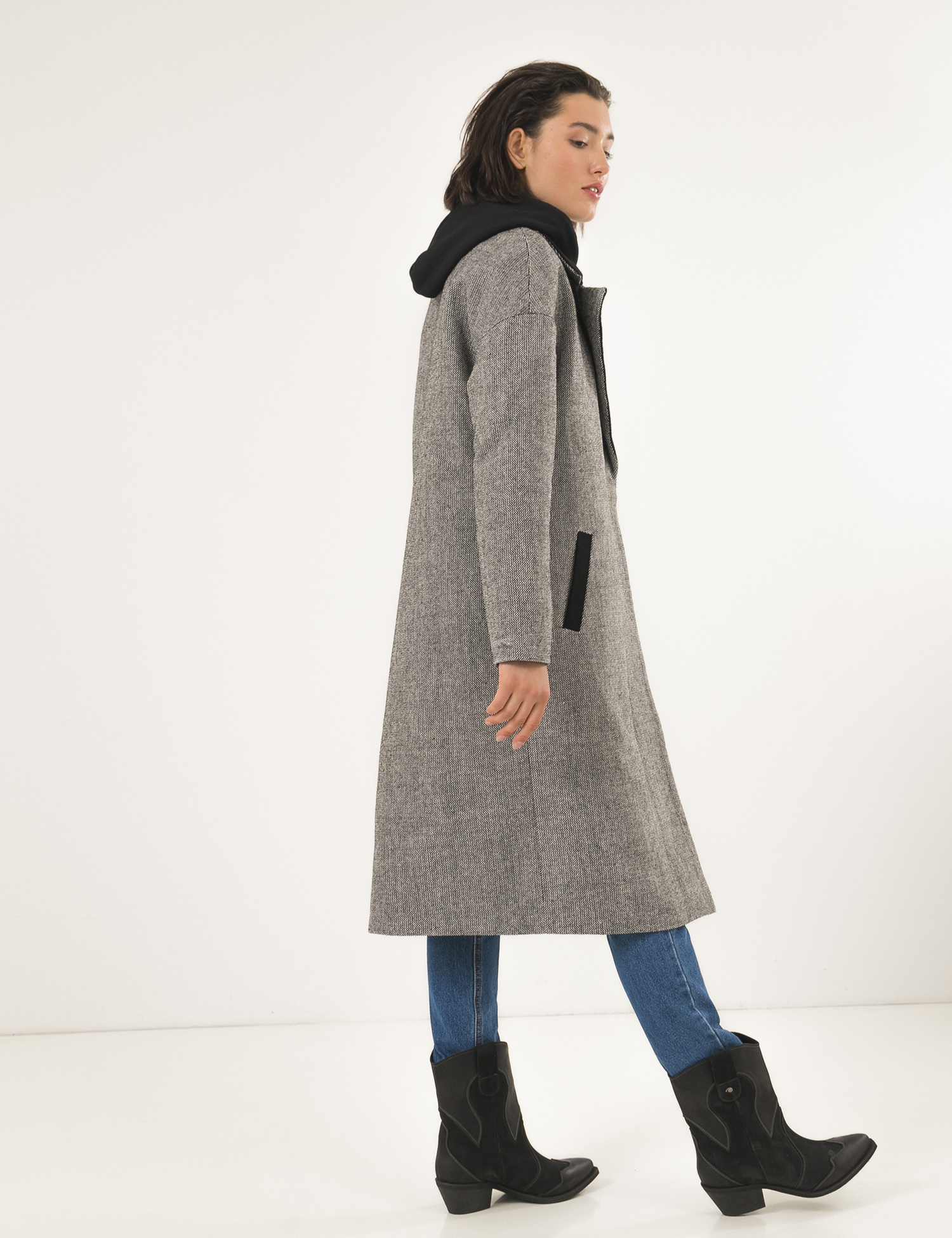 Картинка Жіноче сіро-чорне пальто