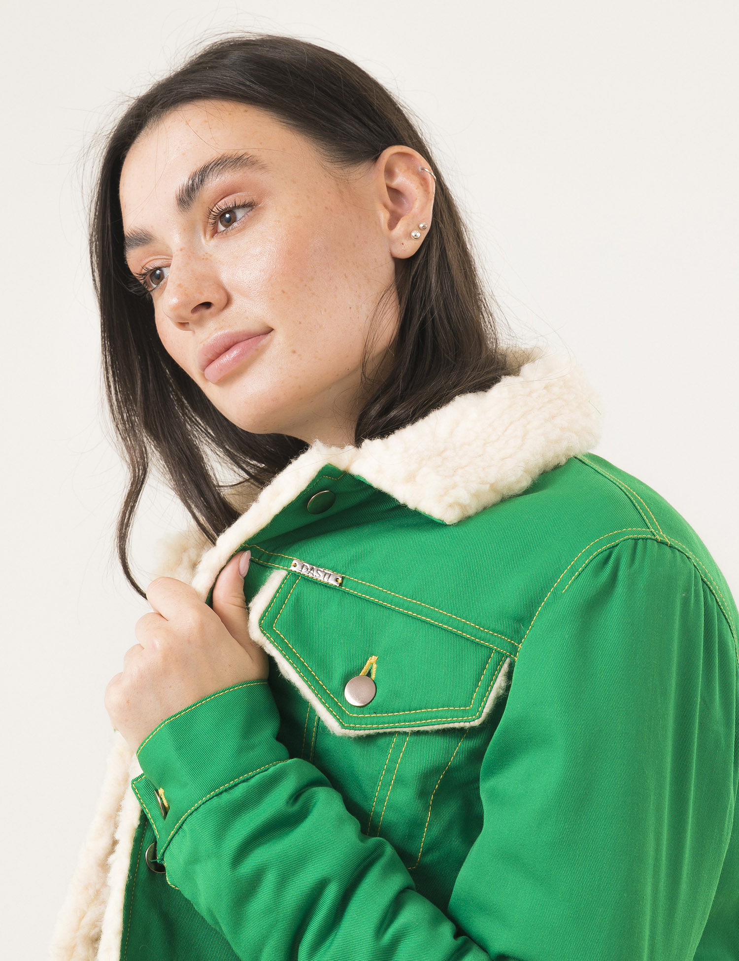 Картинка Жіноча зелена куртка