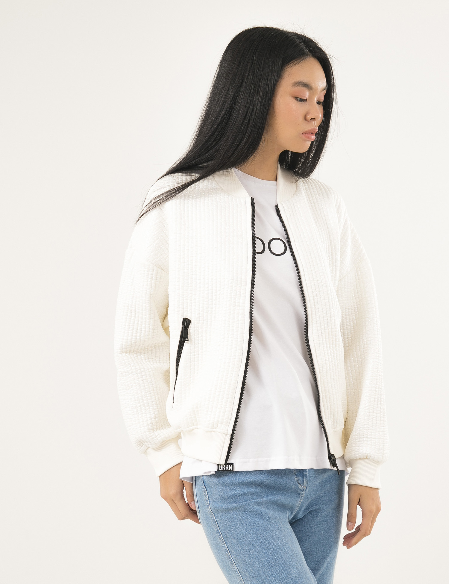 Картинка Жіноча біла куртка