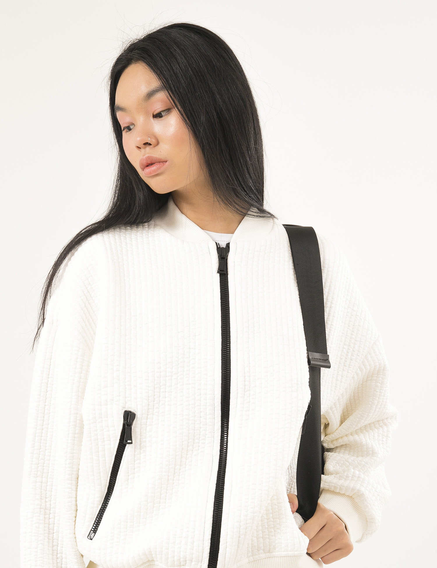 Картинка Жіноча біла куртка