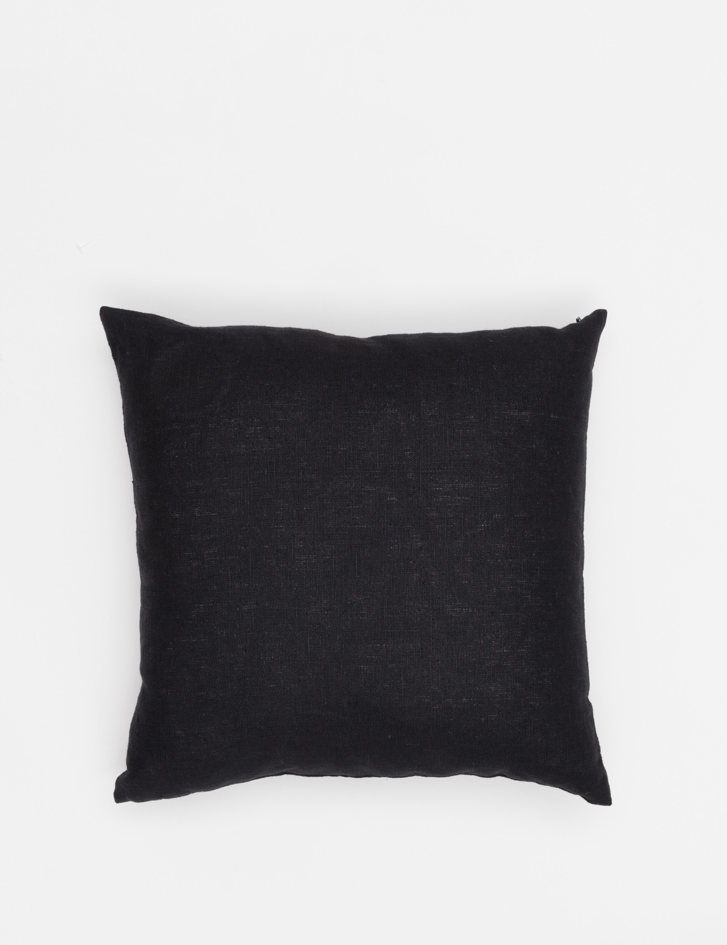 Картинка Чорна лляна декоративна подушка з вишивкою 40*40 см
