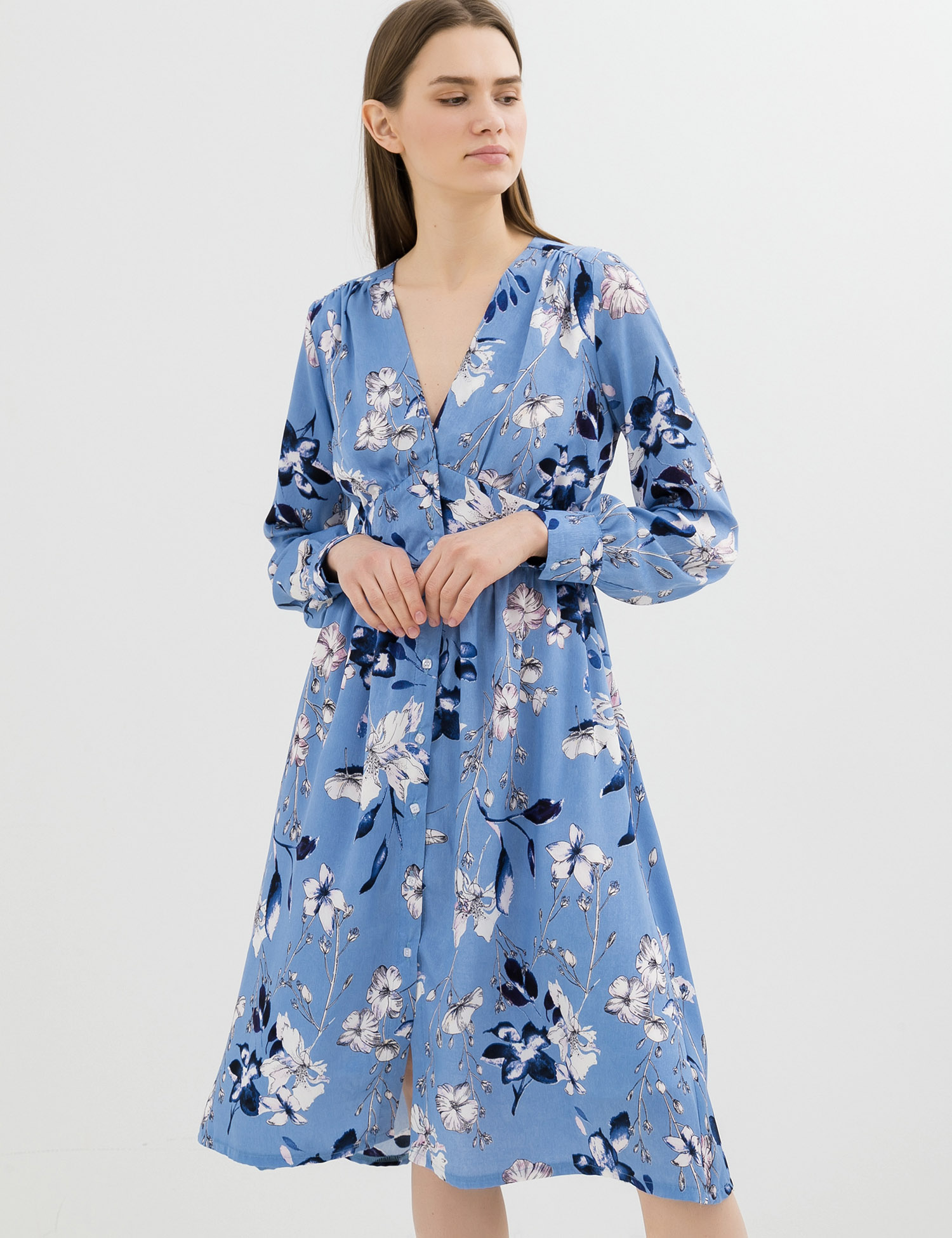 Картинка Блакитна сукня з квітковим візерунком
