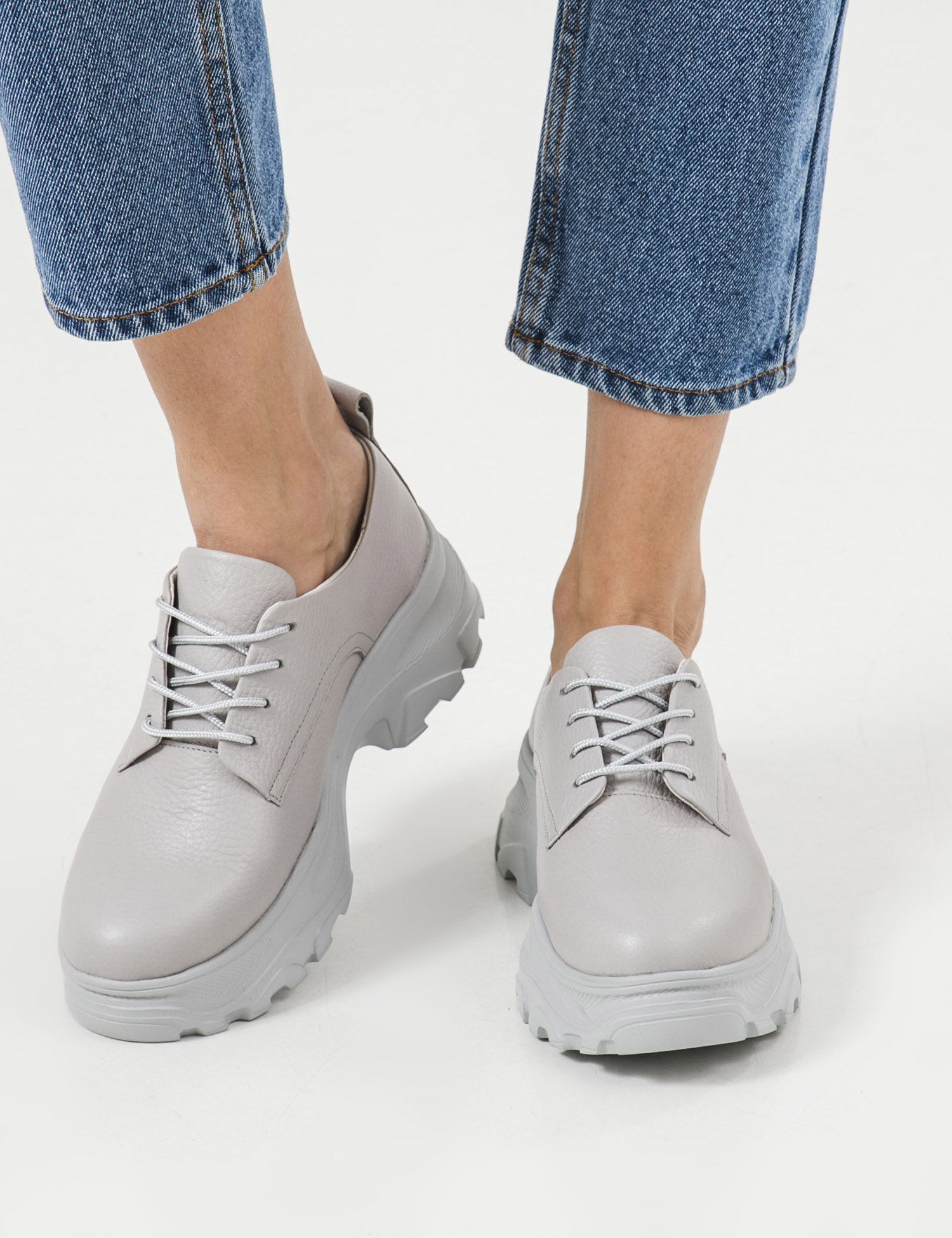 Картинка Жіночі світло-сірі шкіряні кросівки
