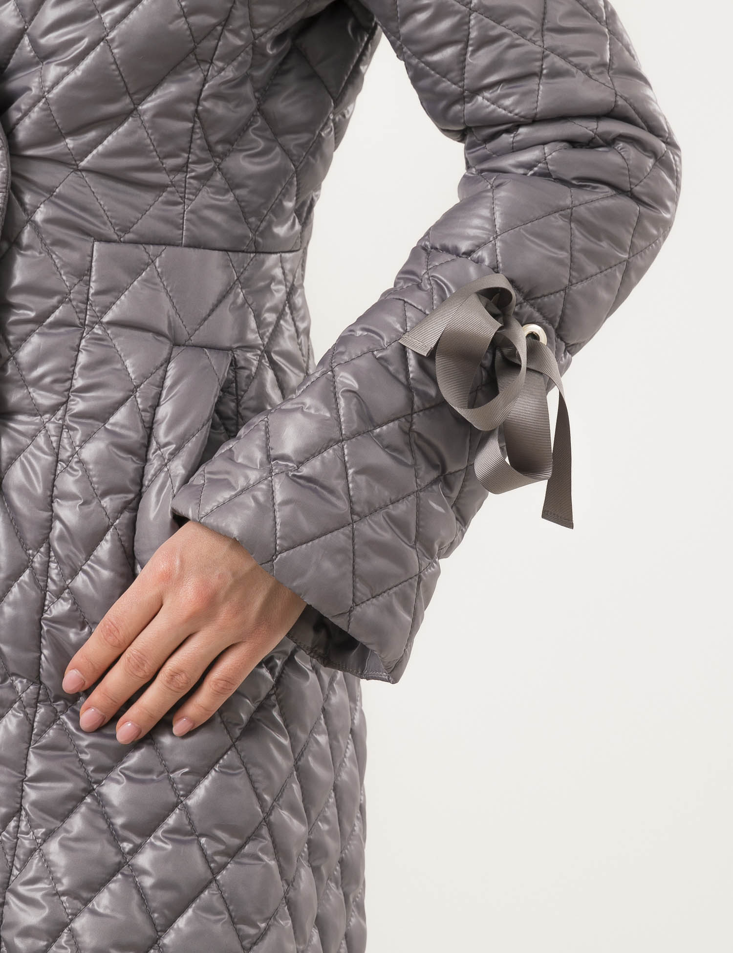 Картинка Жіноче сіре стьогане пальто