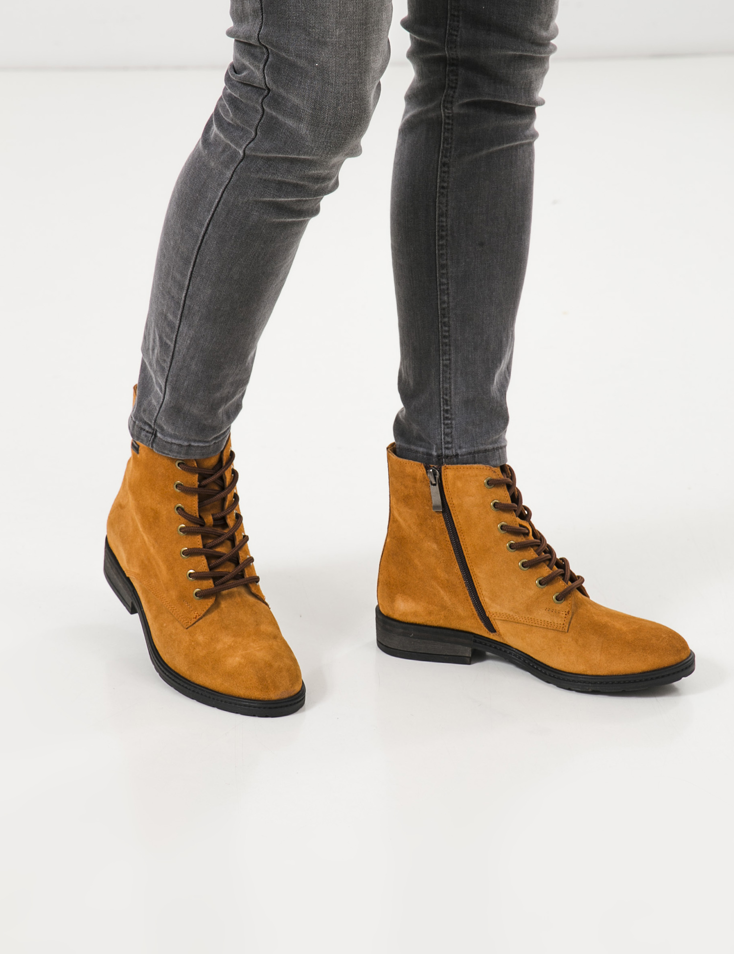 Картинка Жіночі помаранчеві замшеві черевики