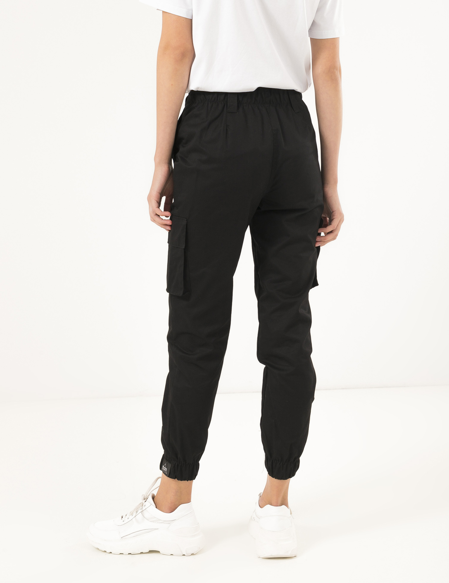 Картинка Жіночі чорні штани-карго