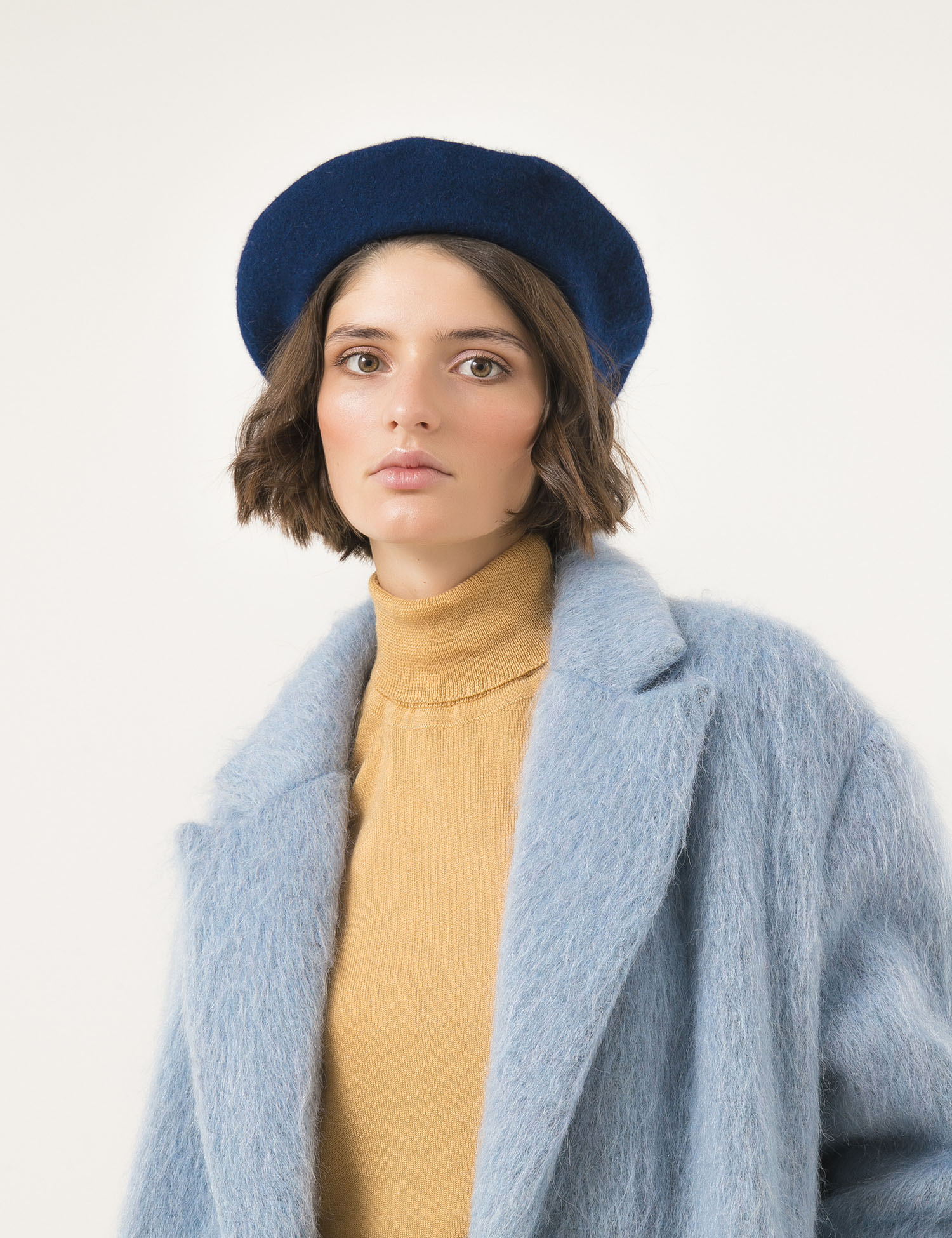 Картинка Жіночий синій берет