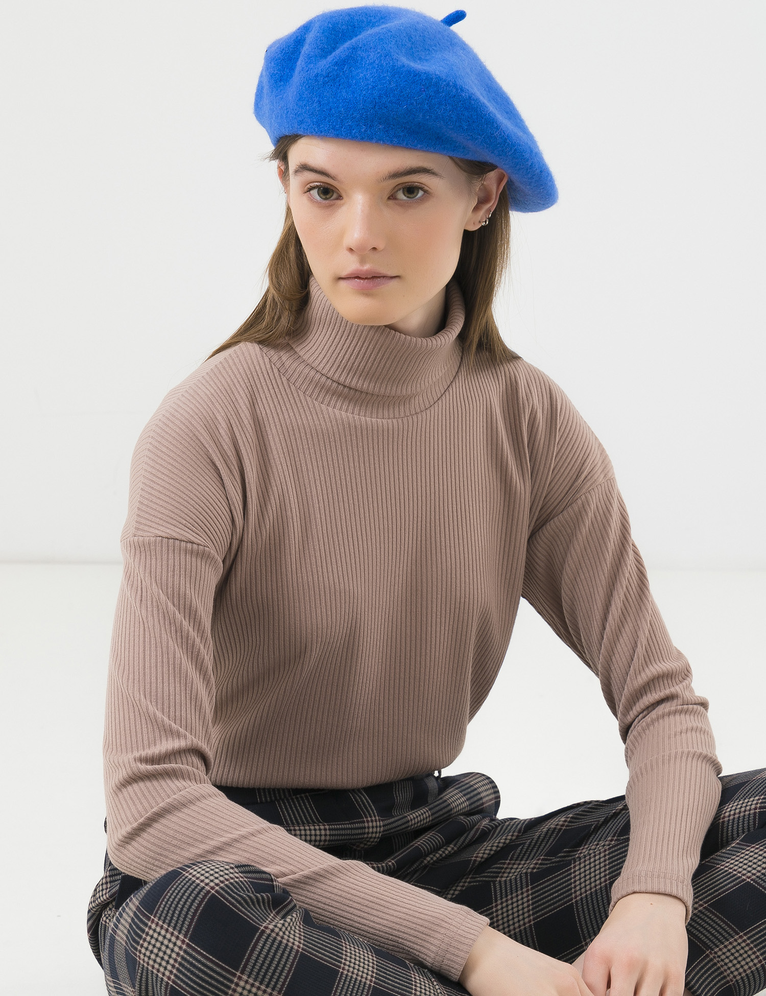Картинка Жіночий блакитний берет