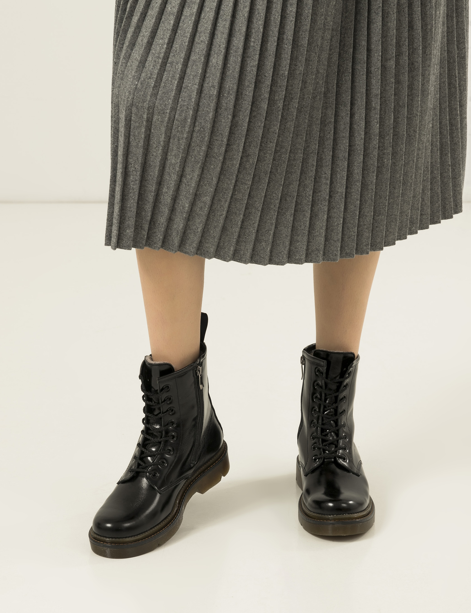 Картинка Жіночі чорні шкряні чоботи