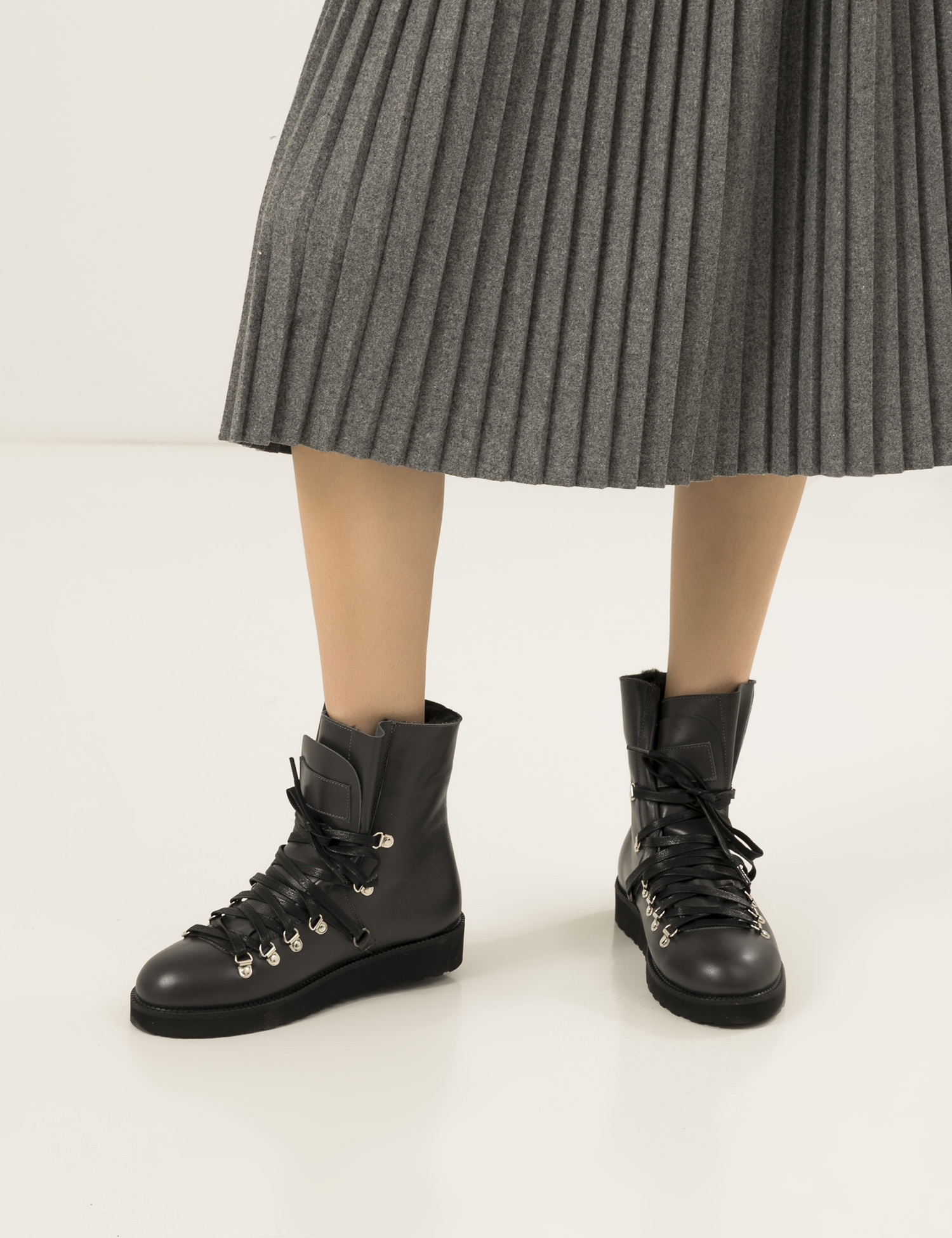 Картинка Жіночі чорні шкірняі черевики