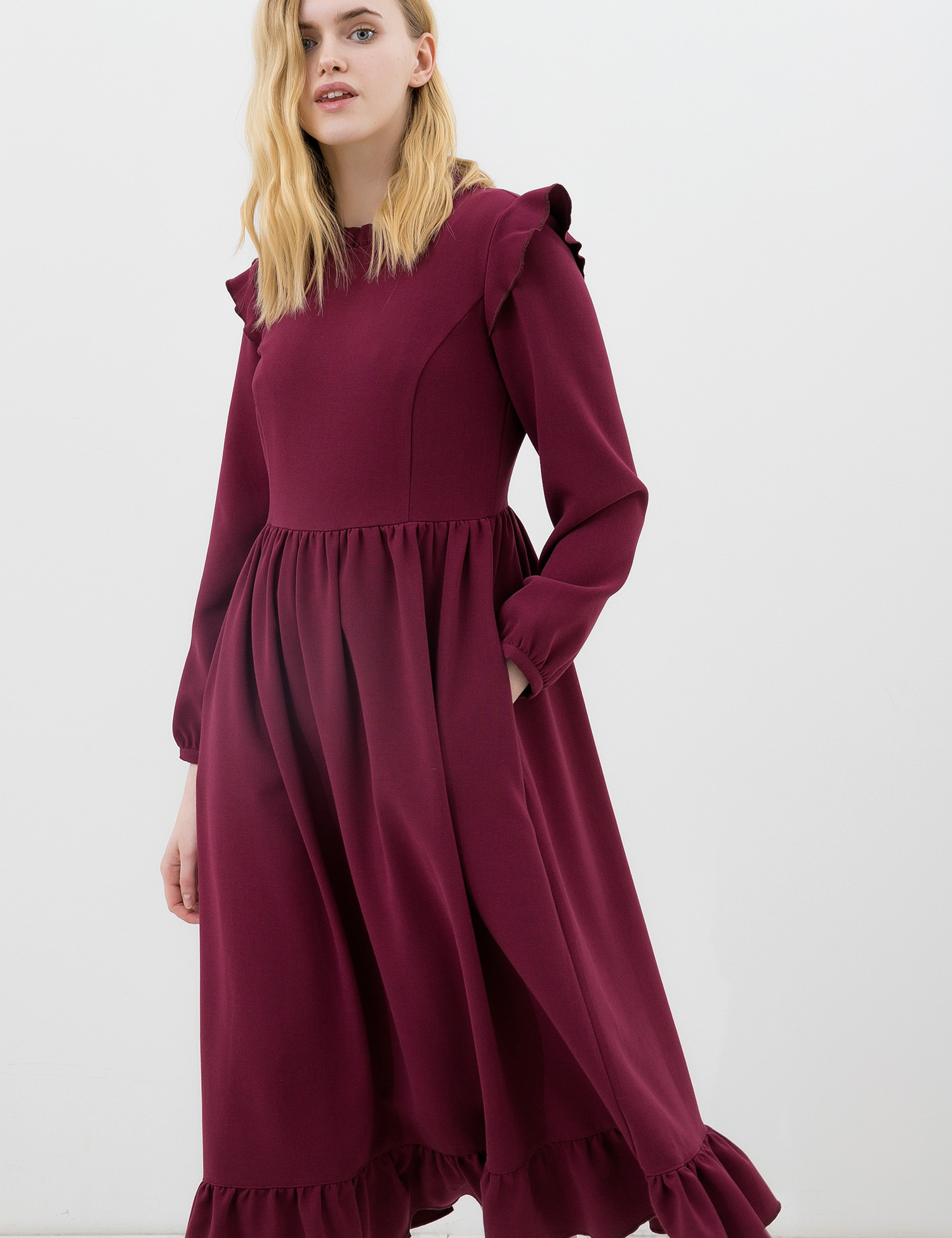 Картинка Бордова сукня з рюшами