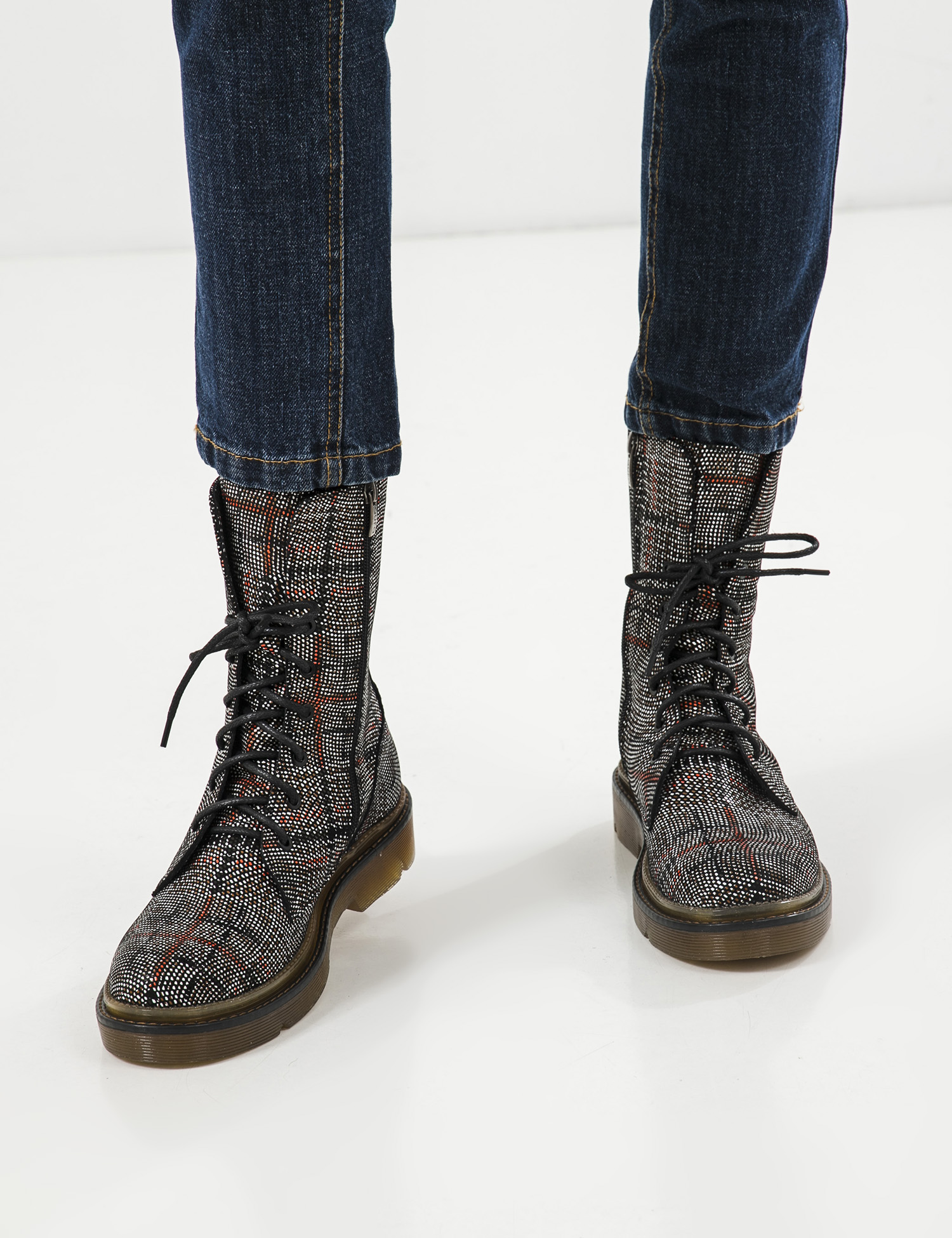 Картинка Жіночі шкіряні черевики з візерунком