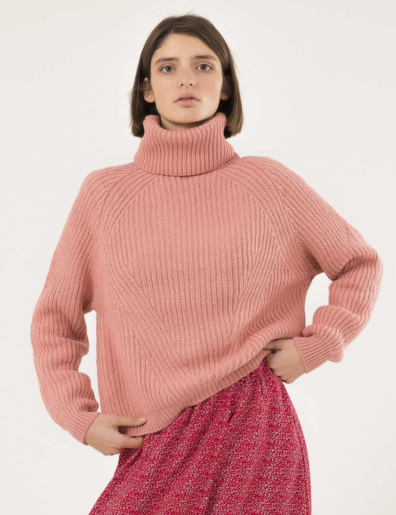 Картинка Жіночий рожевий в'язаний светр
