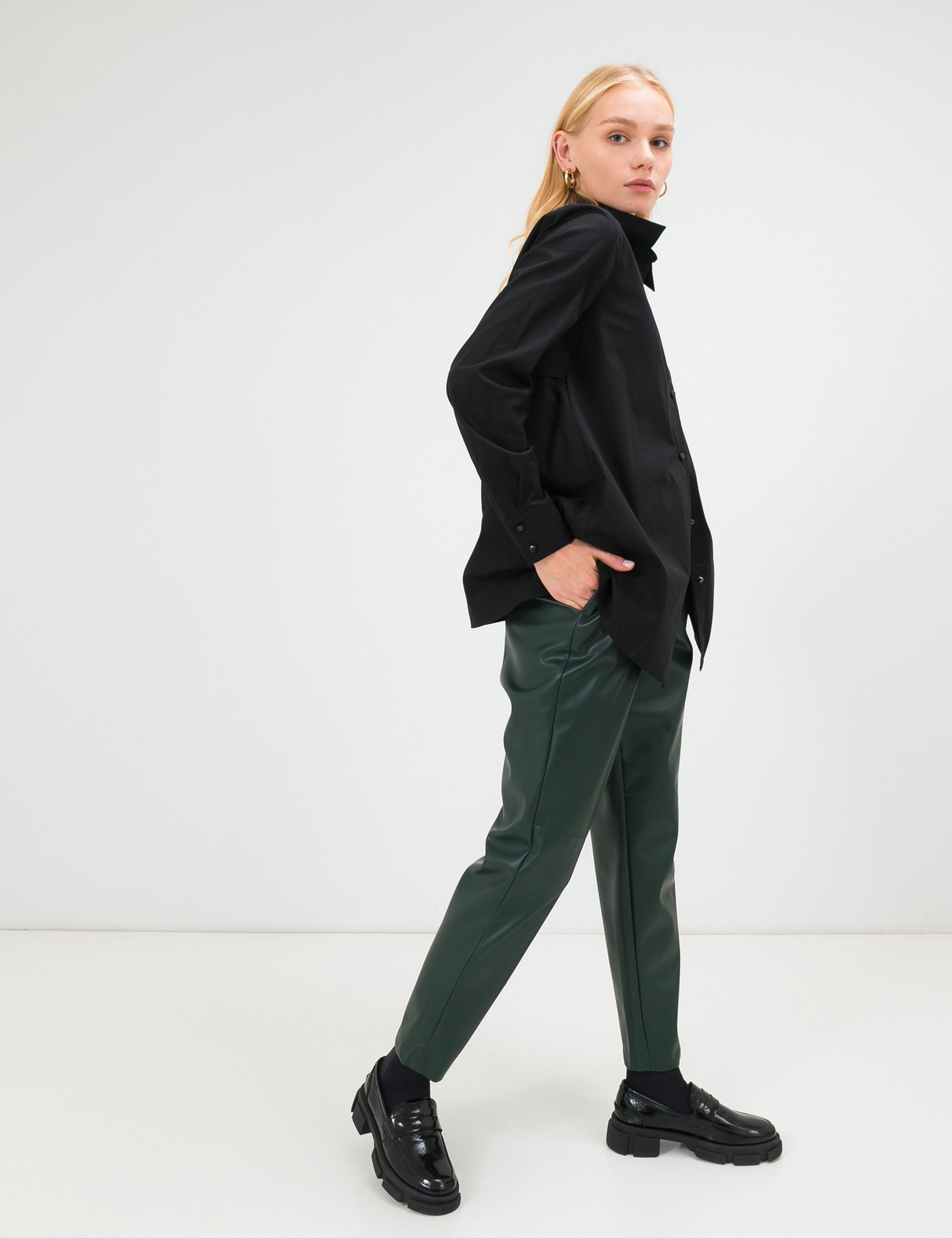Картинка Жіночі темно-зелені штани з екошкіри