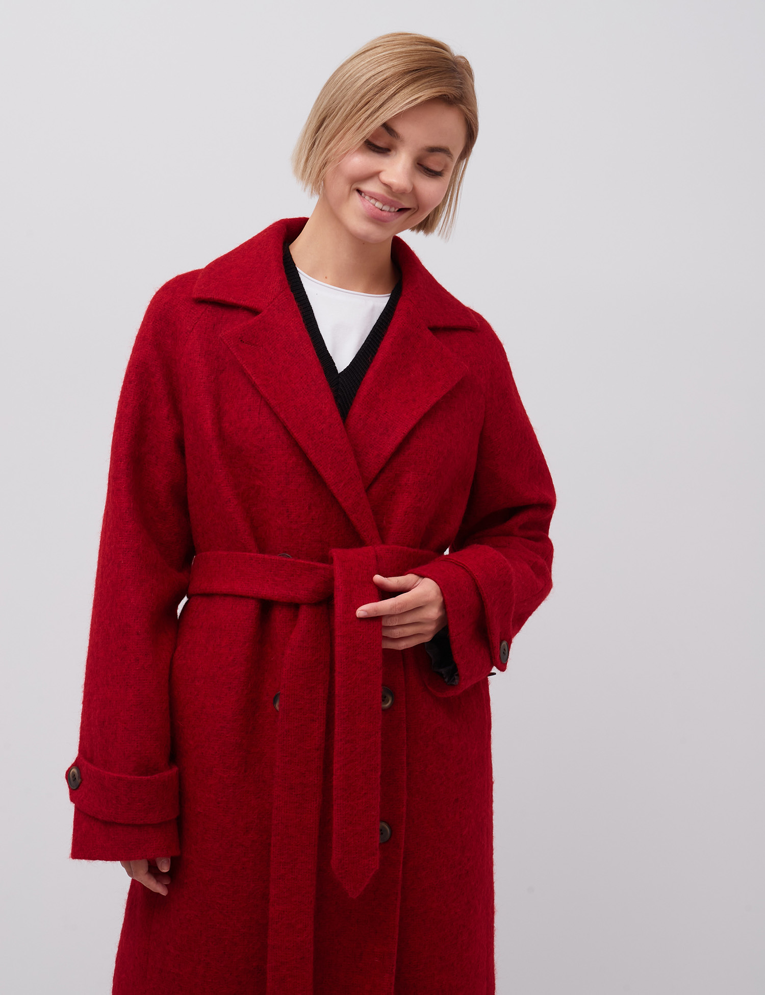 Картинка Жіноче червоне пальто з поясом