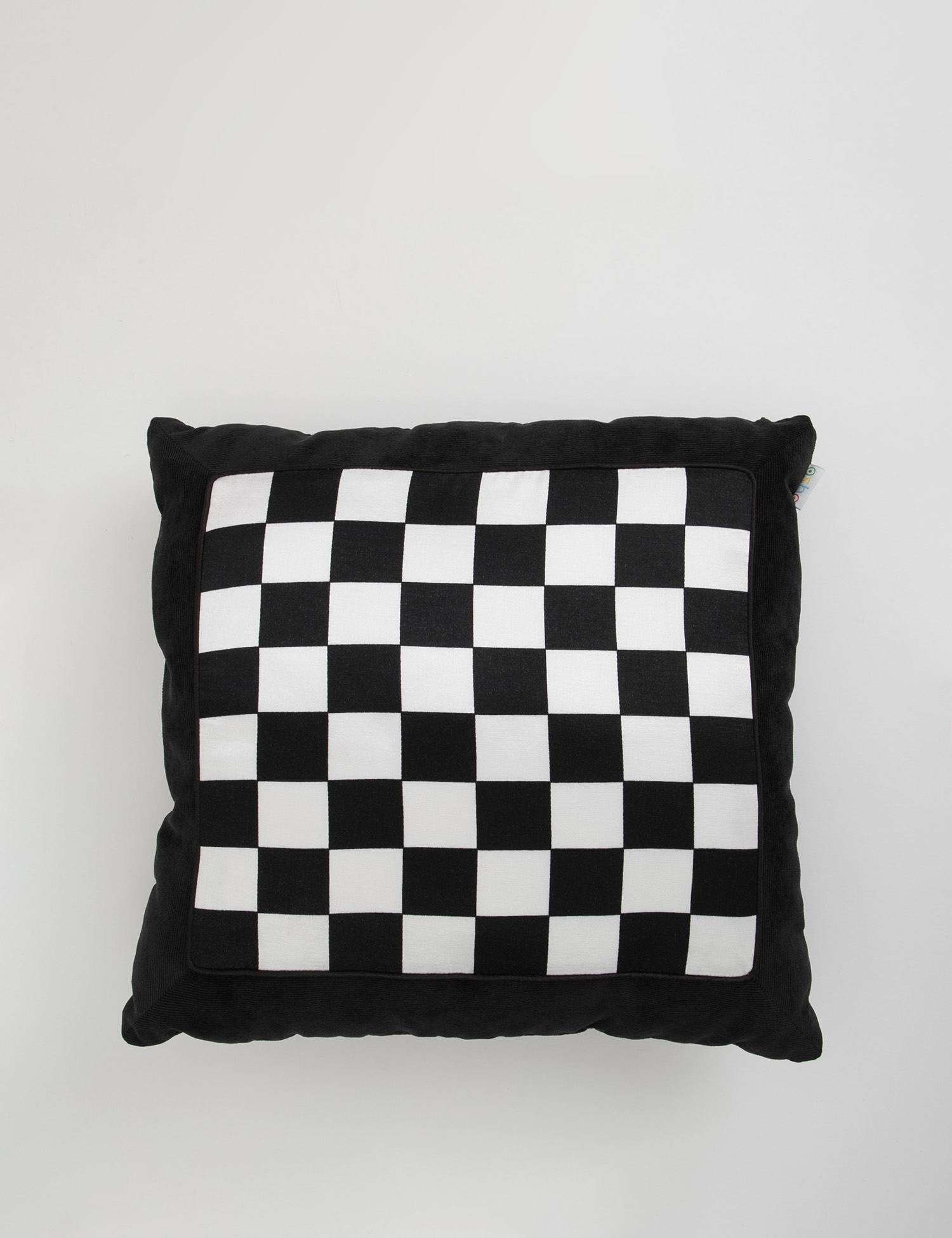 Картинка Чорна декоративна подушка