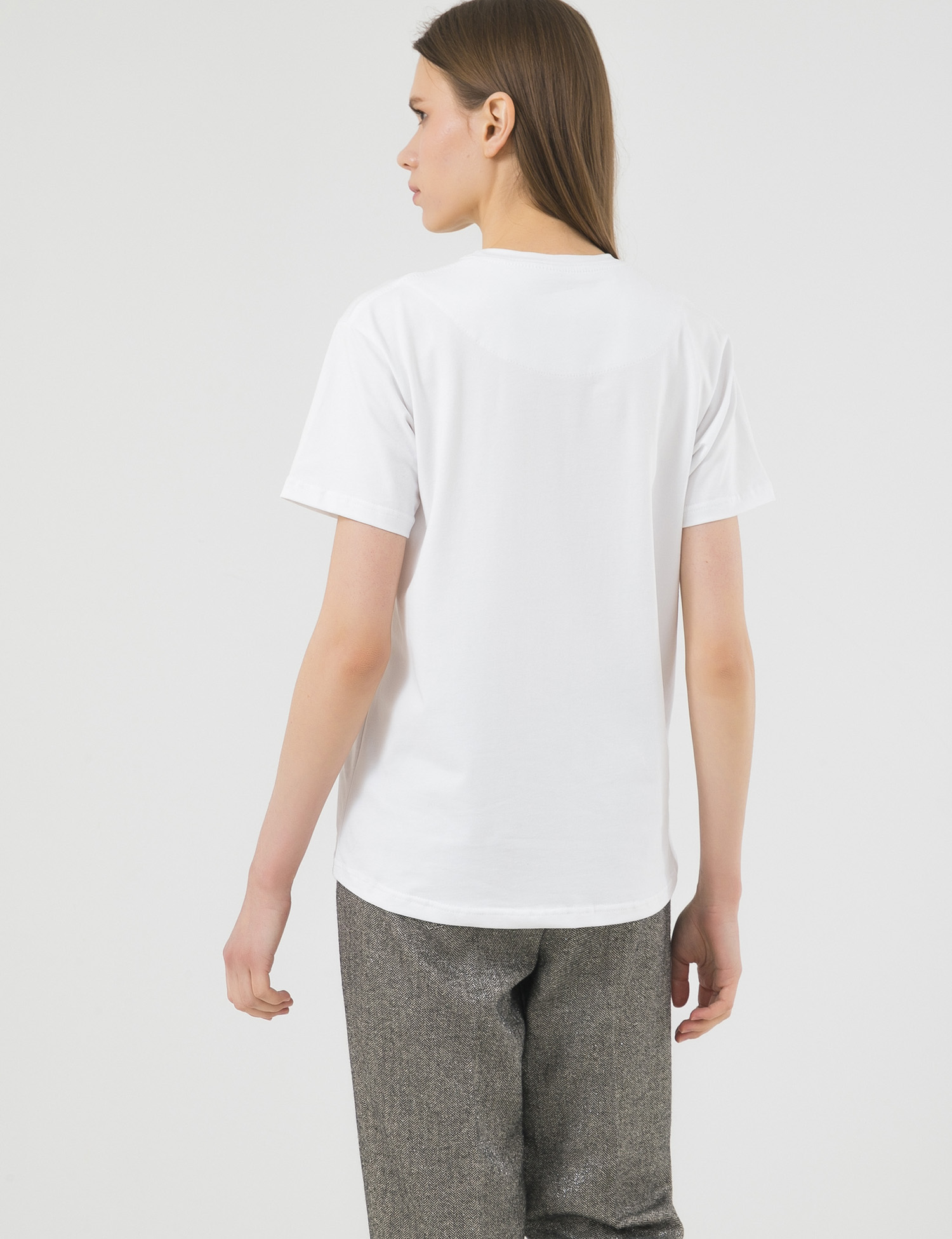 Картинка Жіноча біла футболка