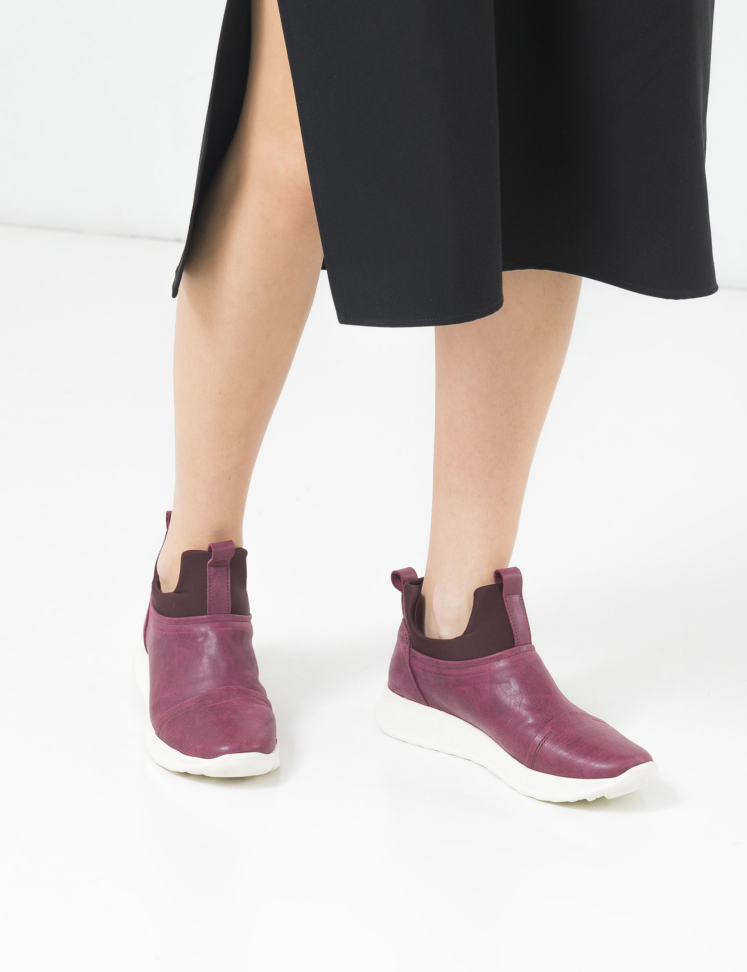 Картинка Жіночі бордові шкіряні кросівки