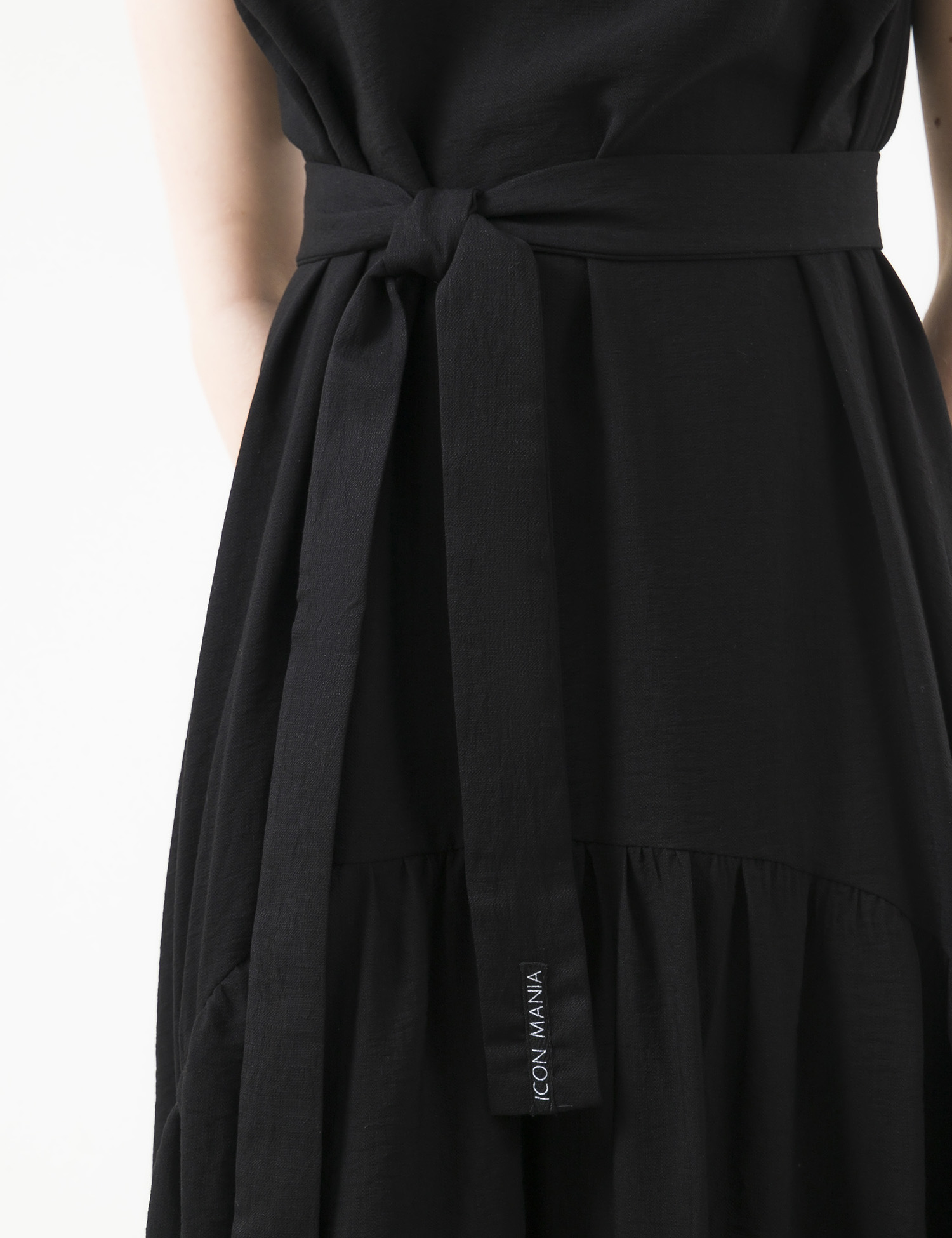 Картинка Чорна лляна сукня з поясом
