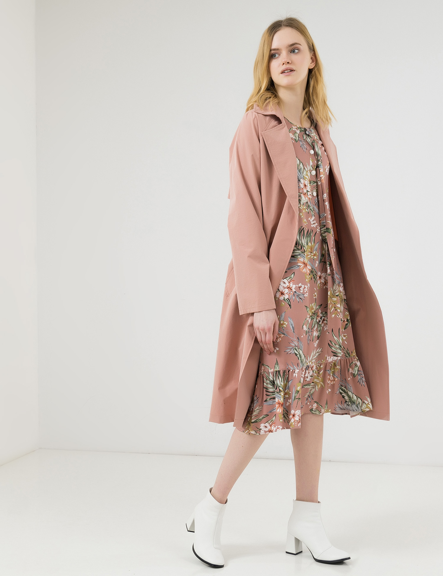 Картинка Рожева сукня з квітковим візерунком