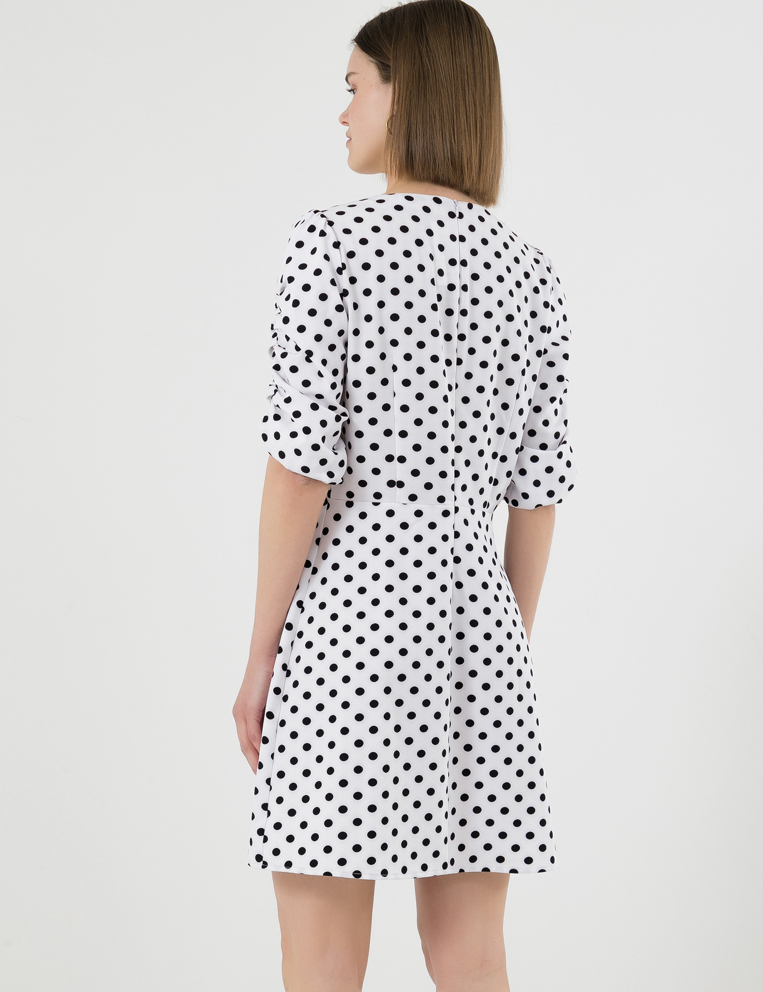 Картинка Чорно-біла сукня в горошок