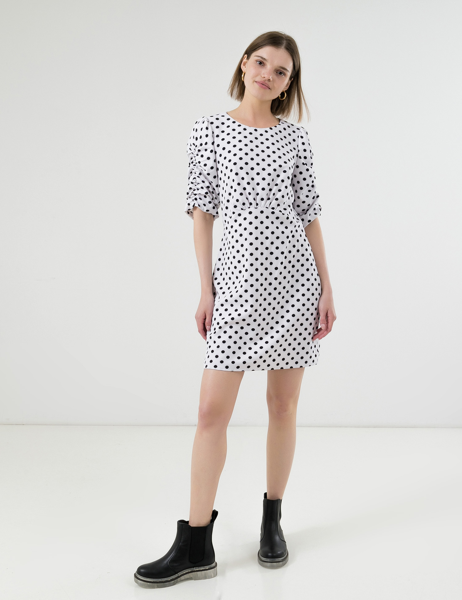 Картинка Чорно-біла сукня в горошок