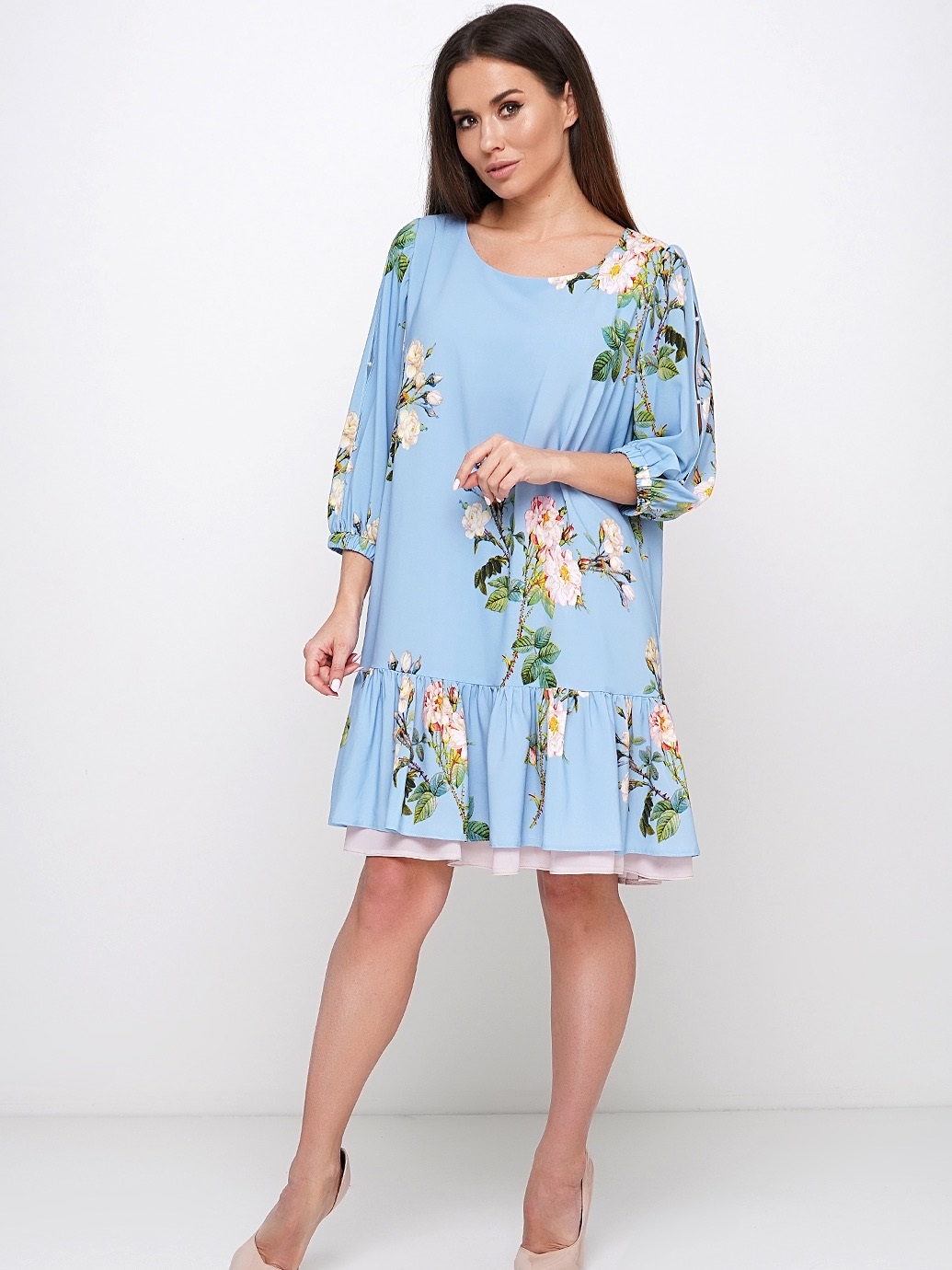 Картинка Блакитна сукня з квітковим візерунком