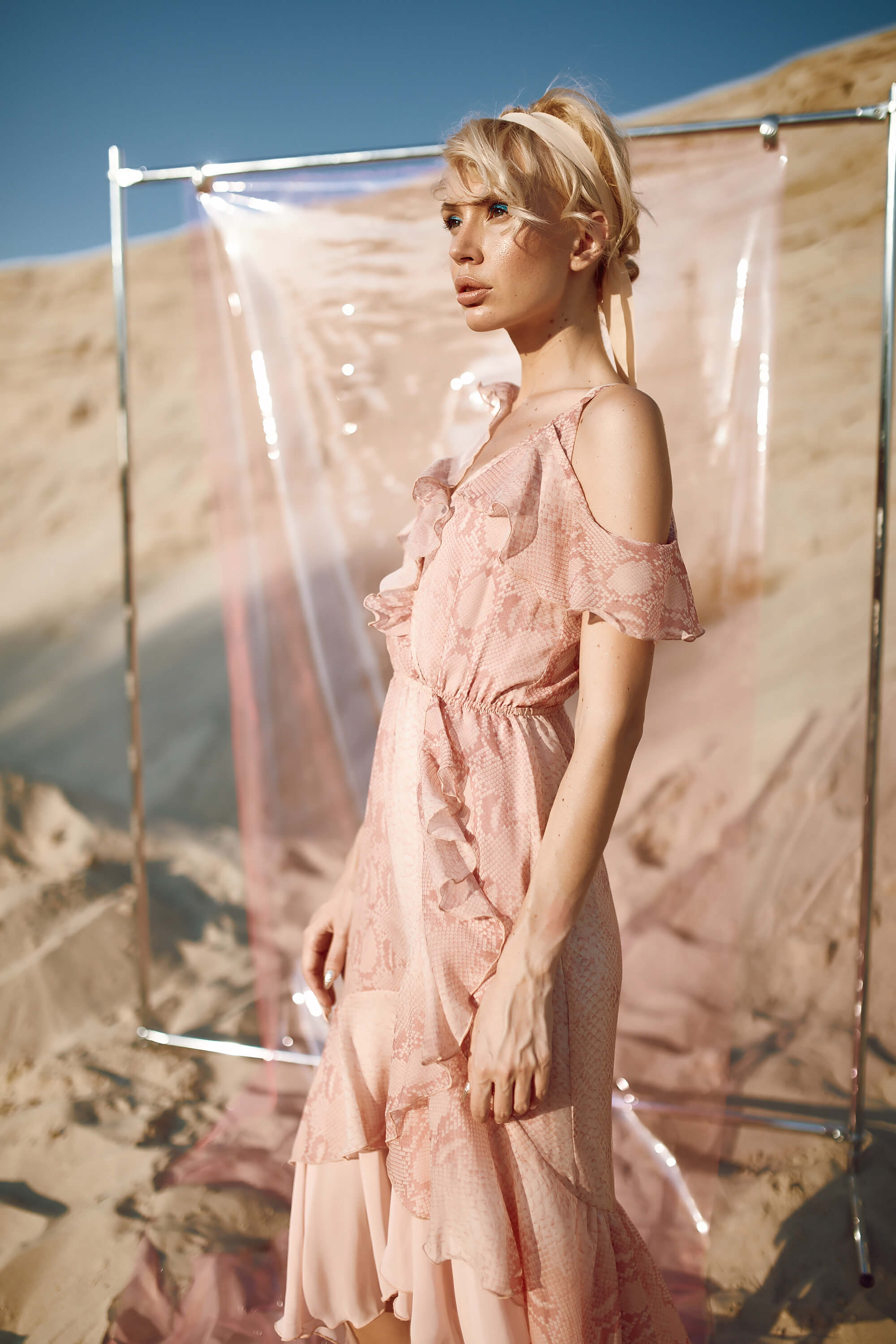 Картинка Рожева сукня з рюшами