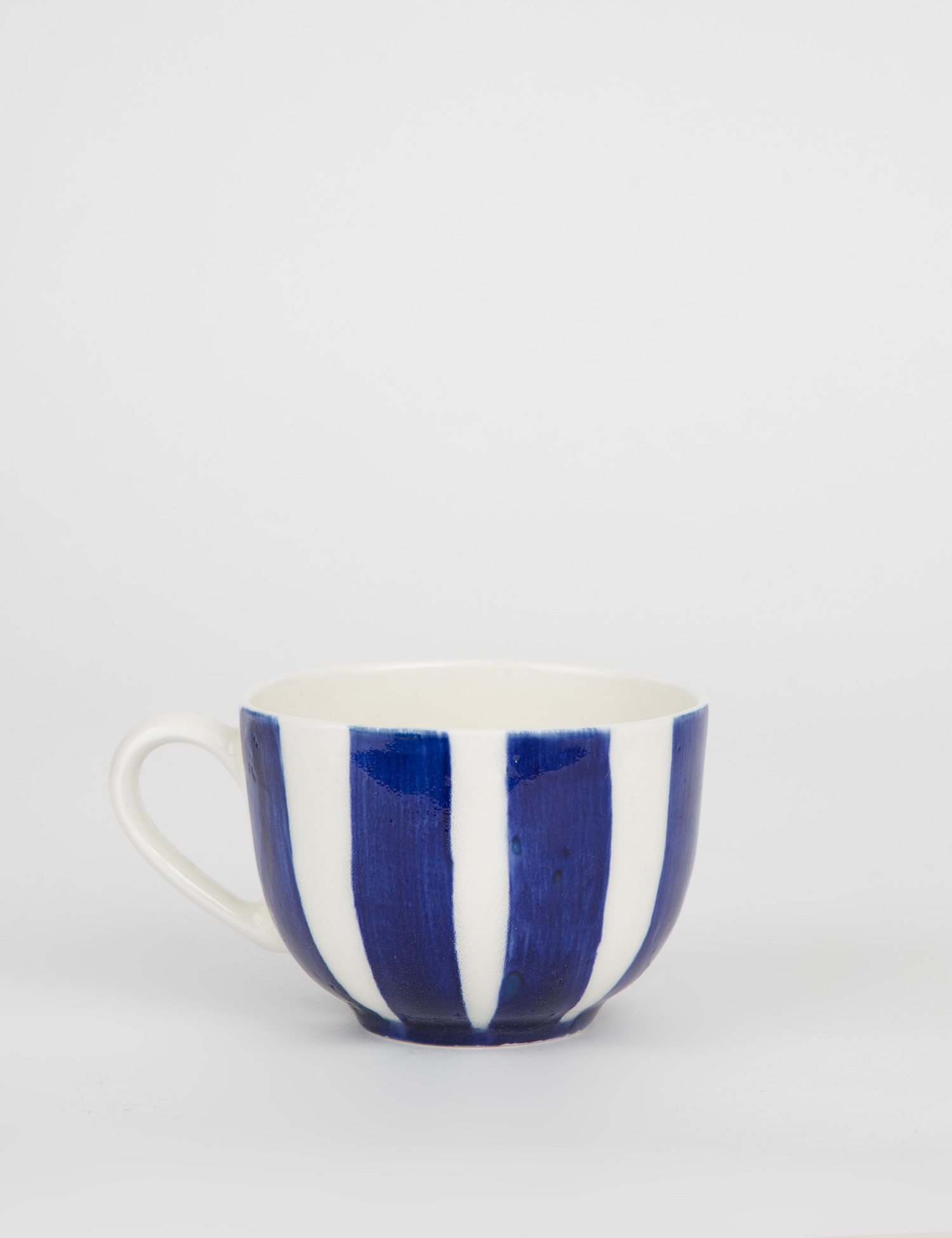 Картинка Біло-синя фарфорова чашка