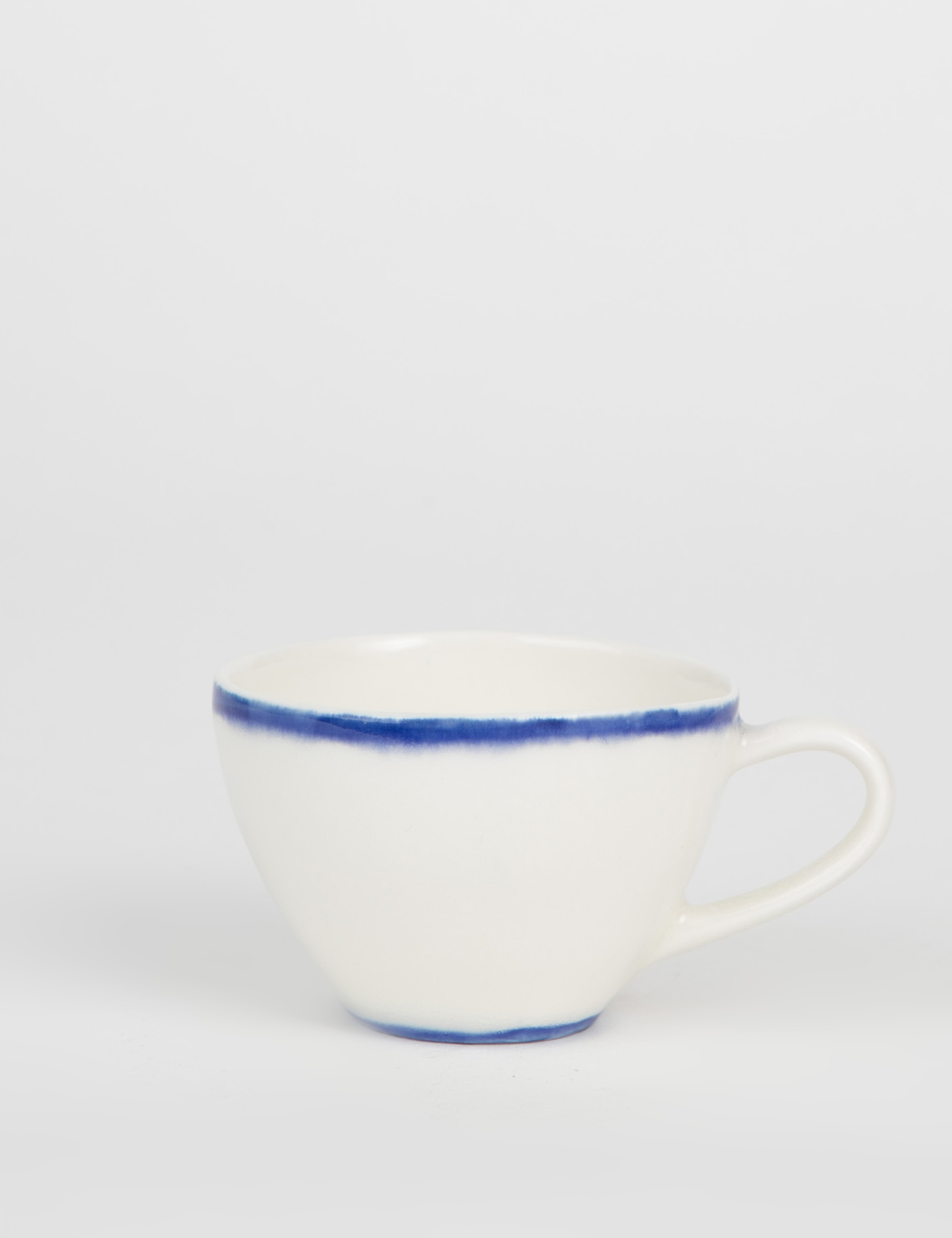 Картинка Біло-синя керамічна чашка