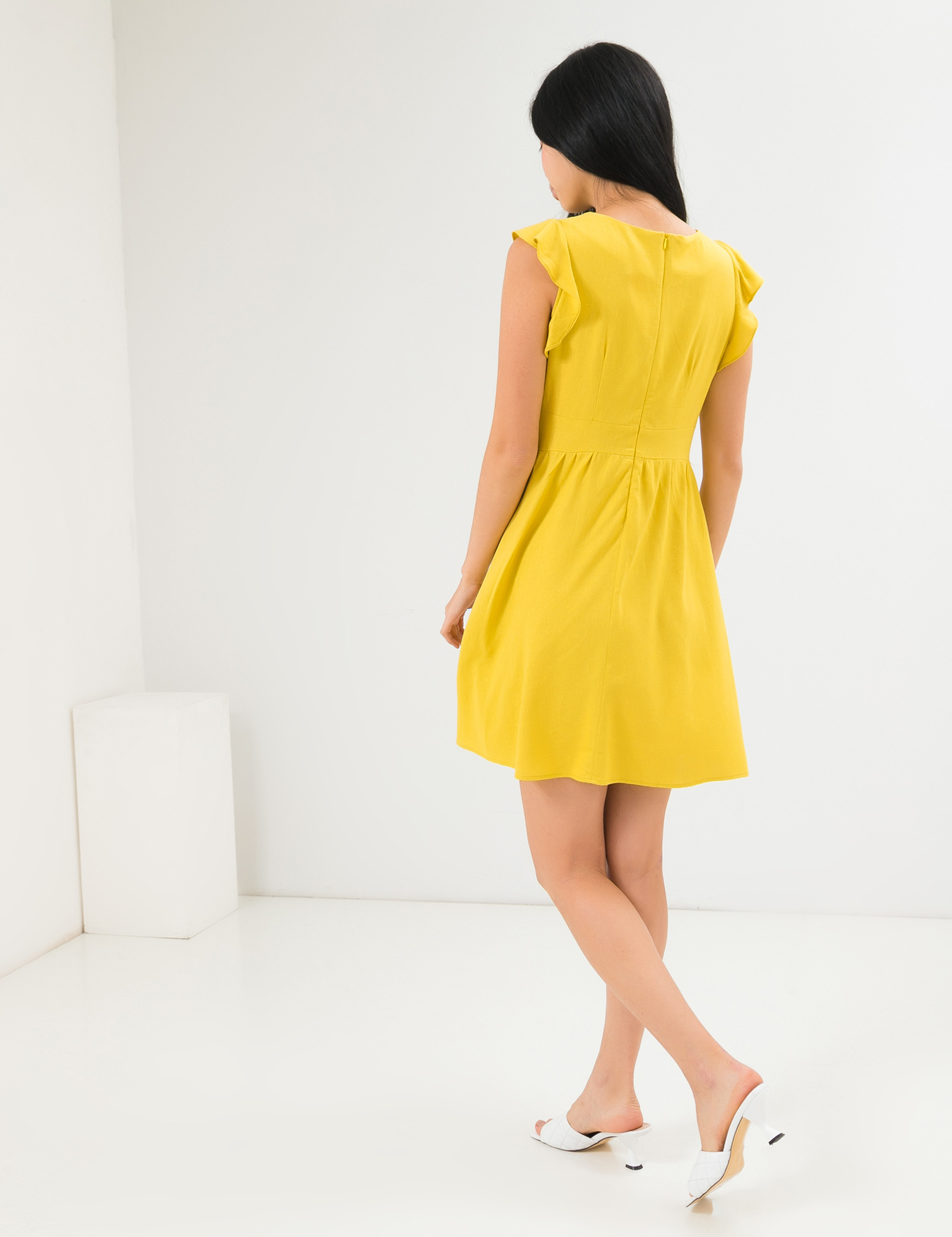 Картинка Жовта лляна сукня міні