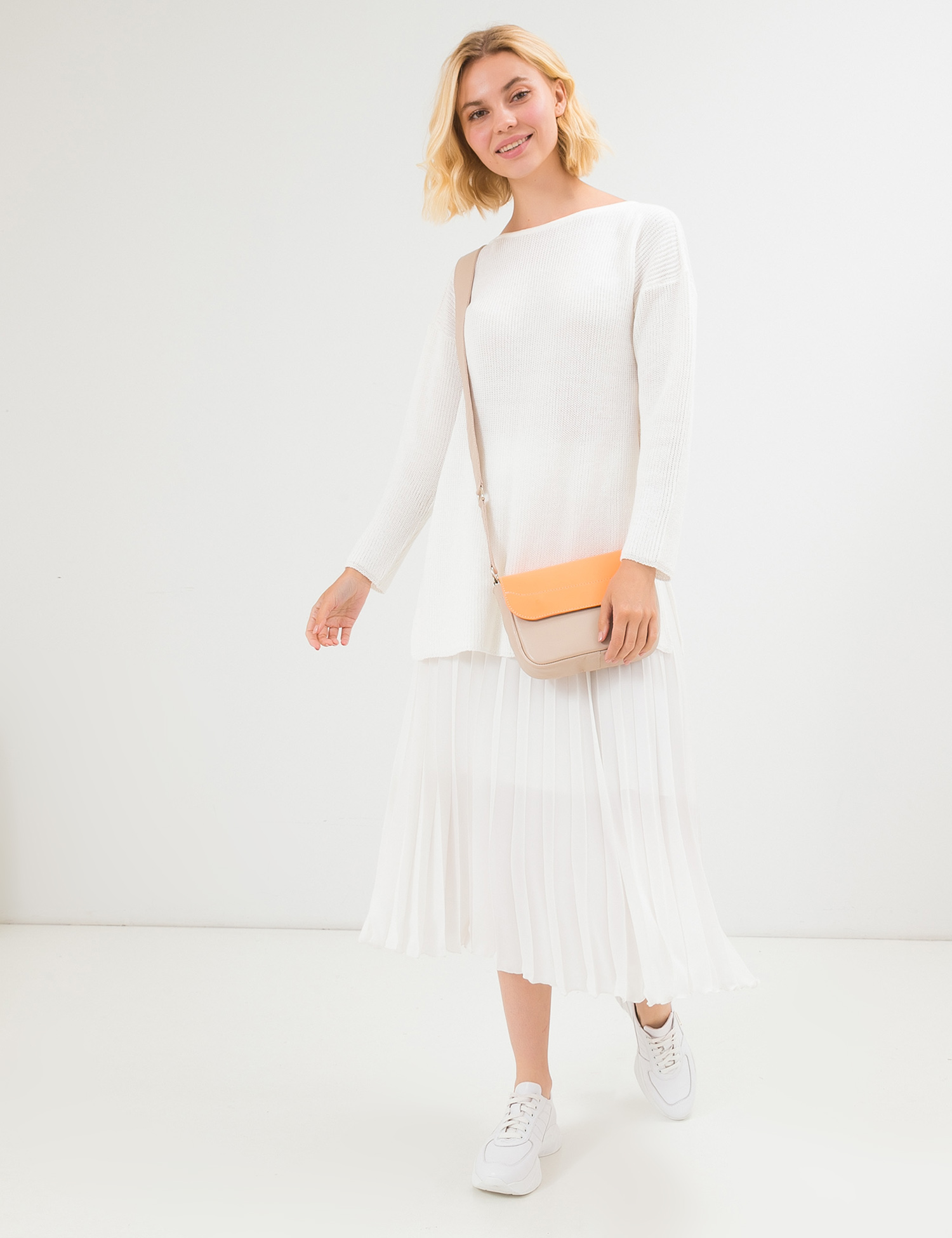 Картинка Жіноча біла трикотажна кофта