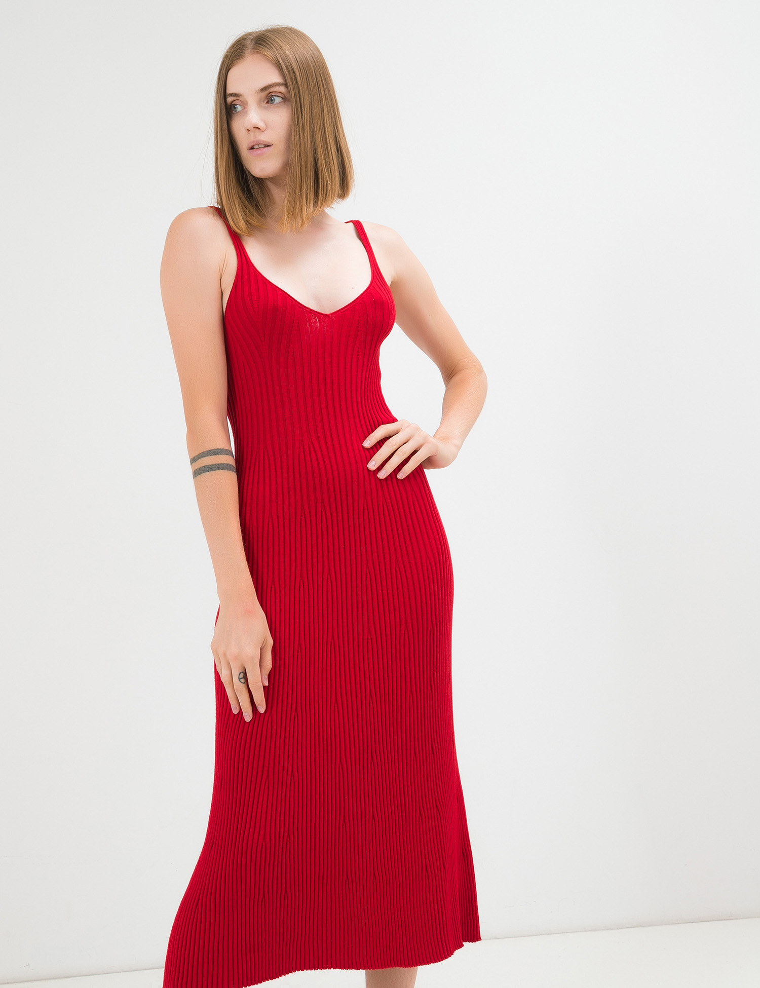 Картинка Червона трикотажна сукня